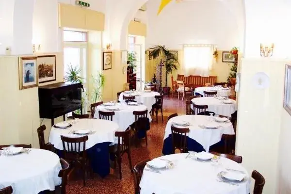 Restaurant/Places to Eat in Hotel Rizieri