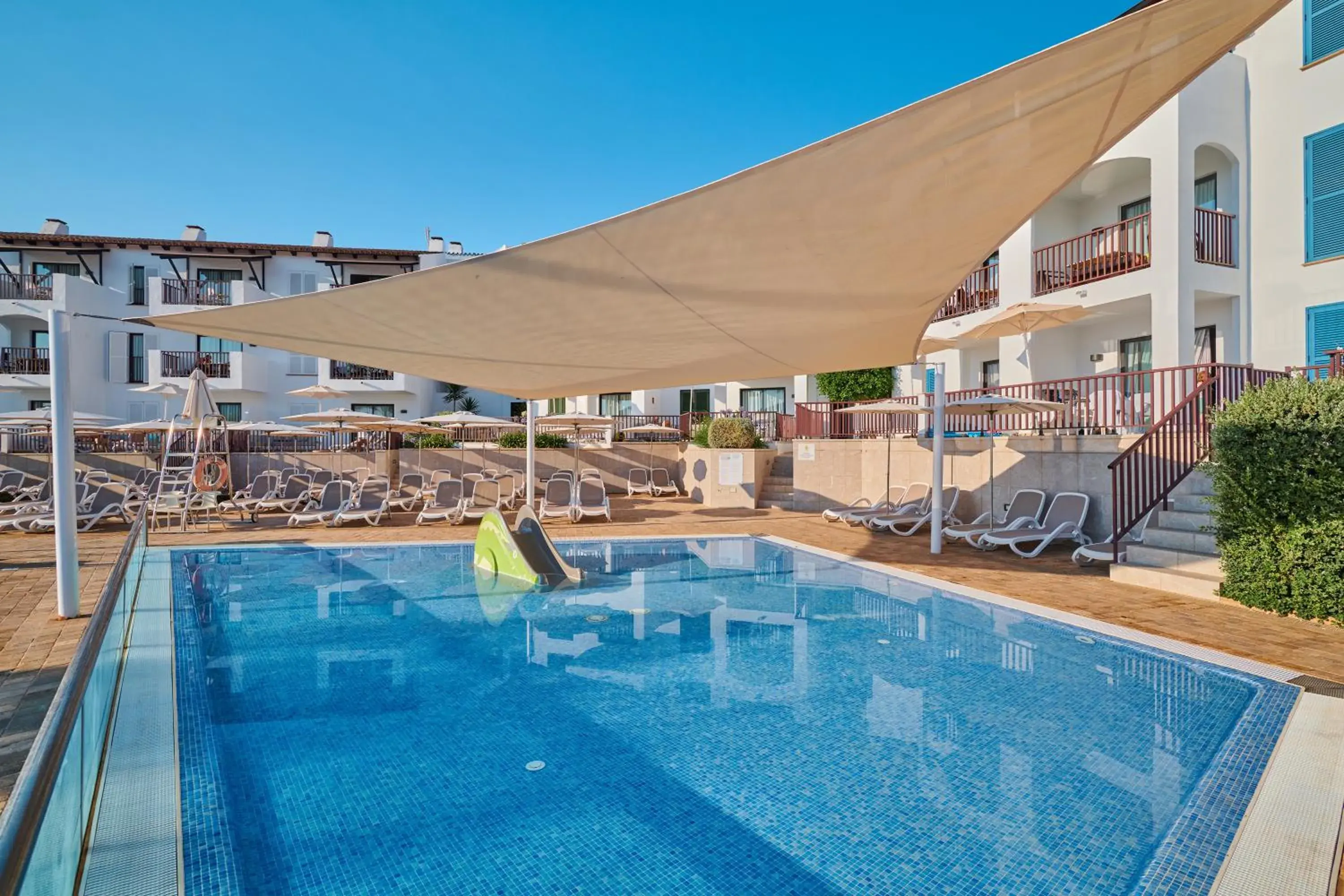 Swimming Pool in Hipotels Cala Bona Club