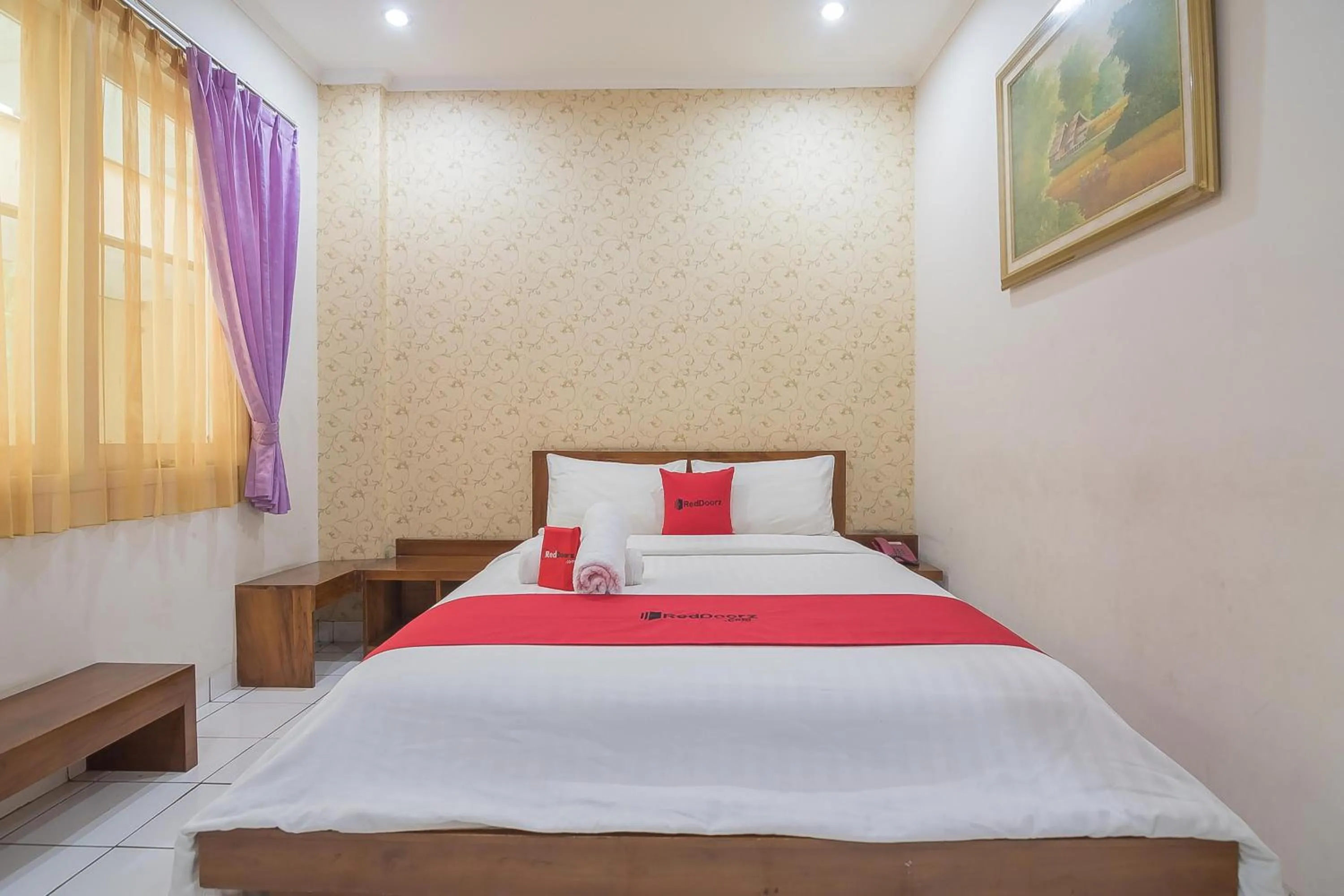 Bedroom, Bed in RedDoorz at Amellia Pasteur Bandung