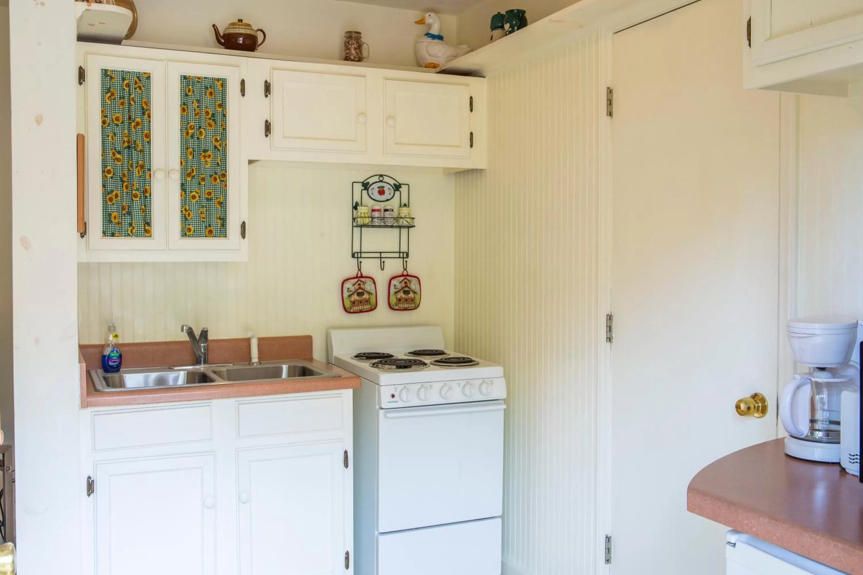 Kitchen or kitchenette, Kitchen/Kitchenette in The Chimney Rock Inn & Cottages