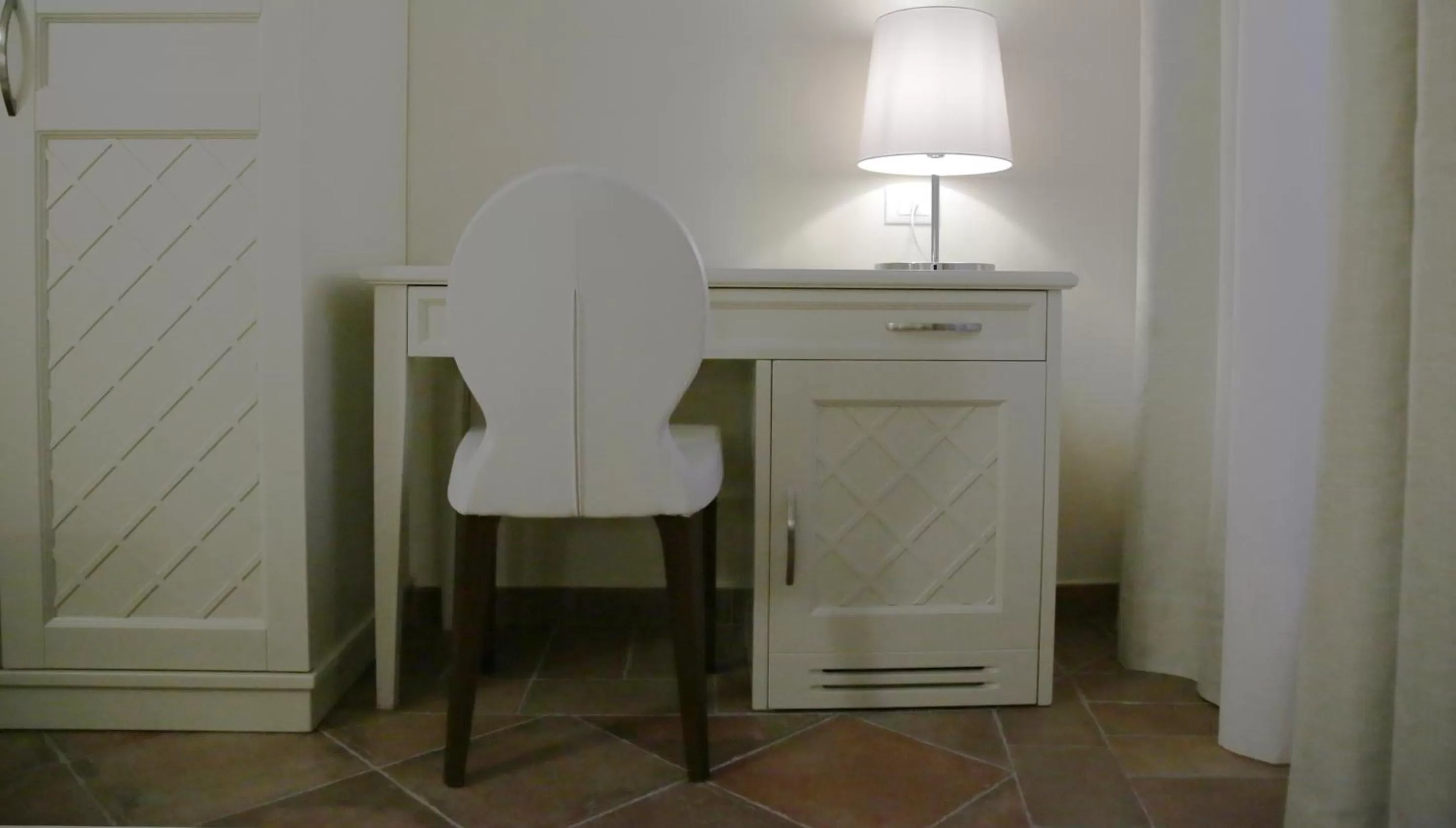 Seating area in Hotel Renaissance