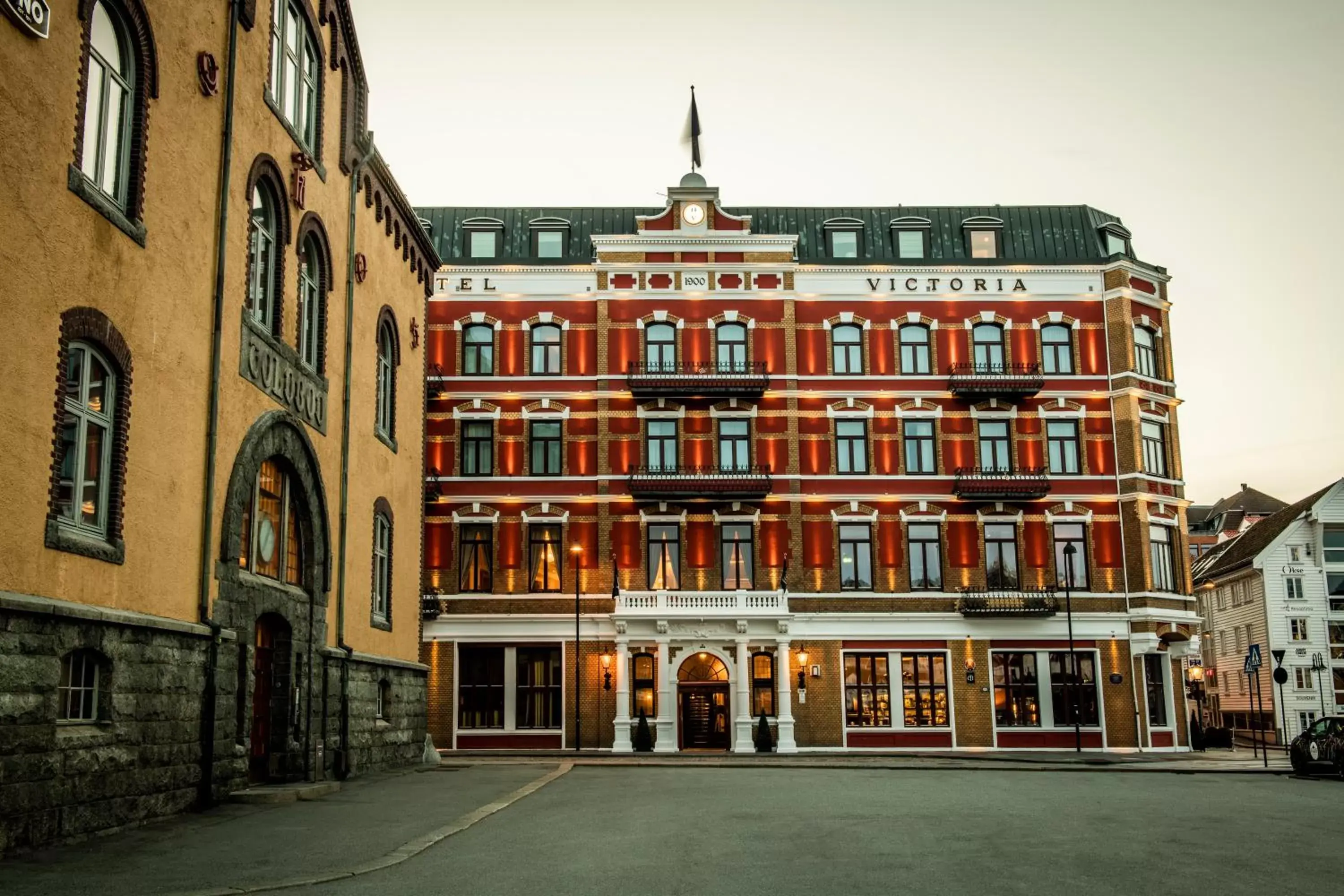 Facade/entrance, Property Building in Hotel Victoria