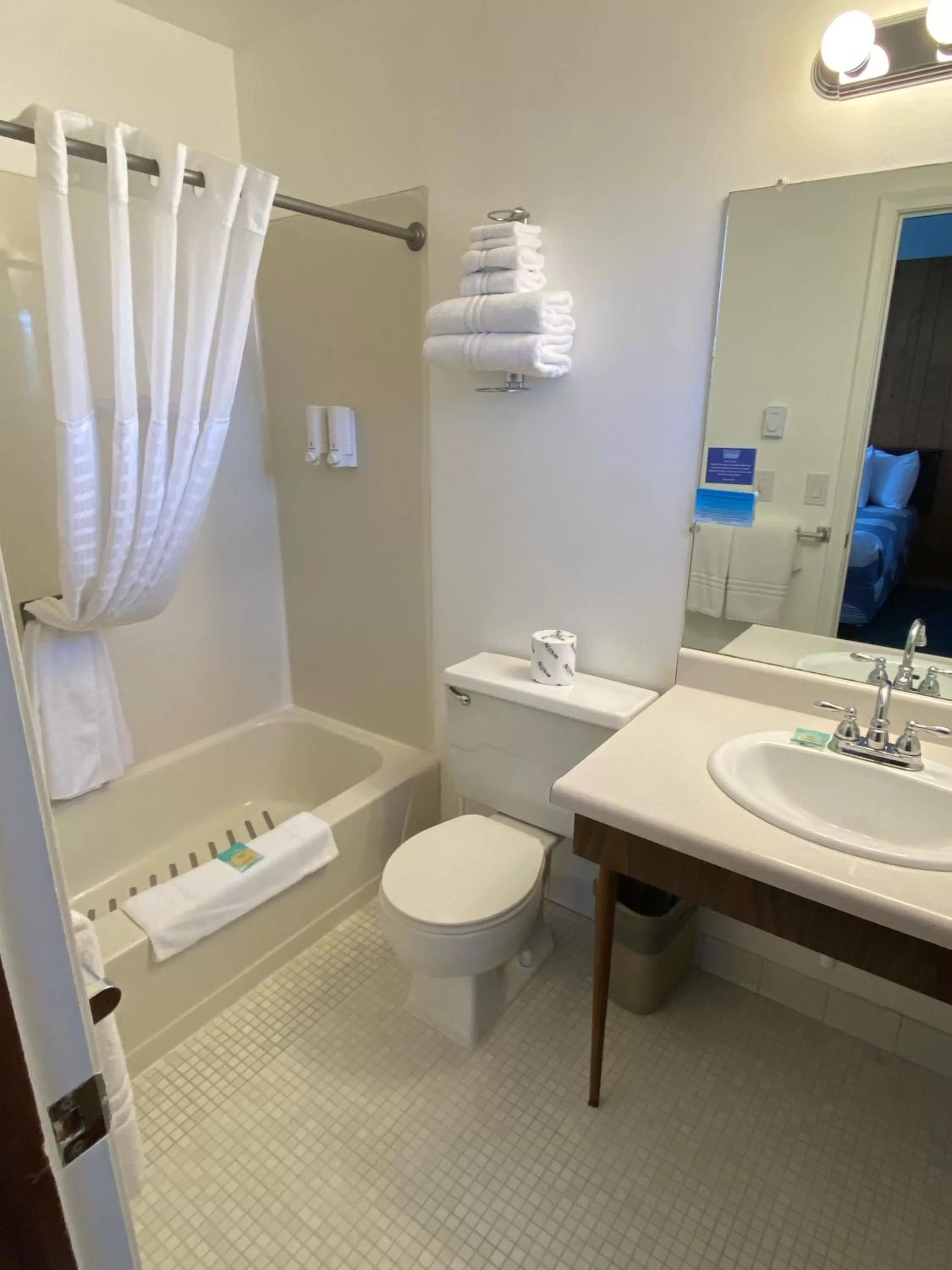 Bathroom in Waterway Inn