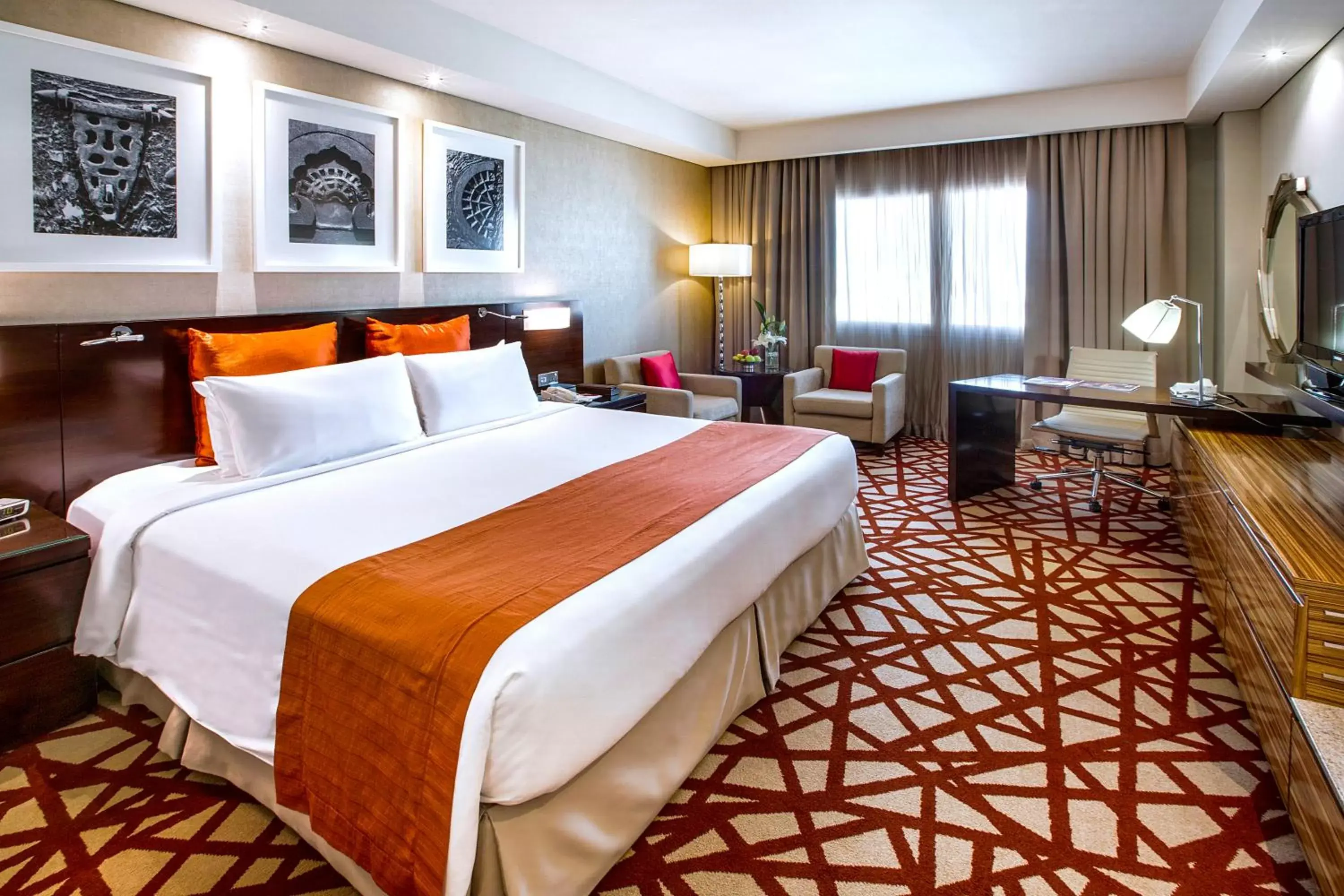 Photo of the whole room, Bed in Crowne Plaza Dubai Deira, an IHG Hotel