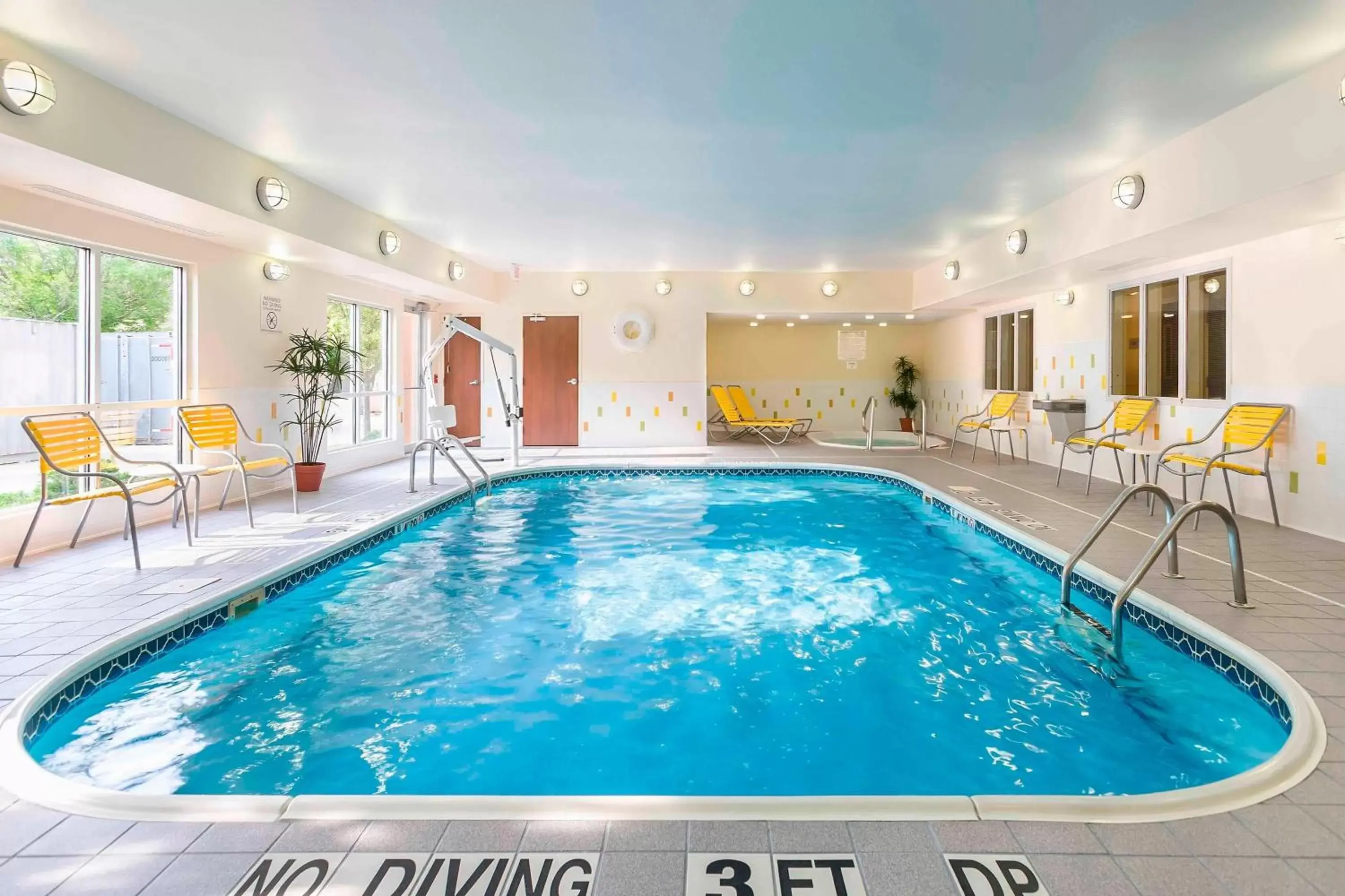 Swimming Pool in Fairfield Inn & Suites Holland