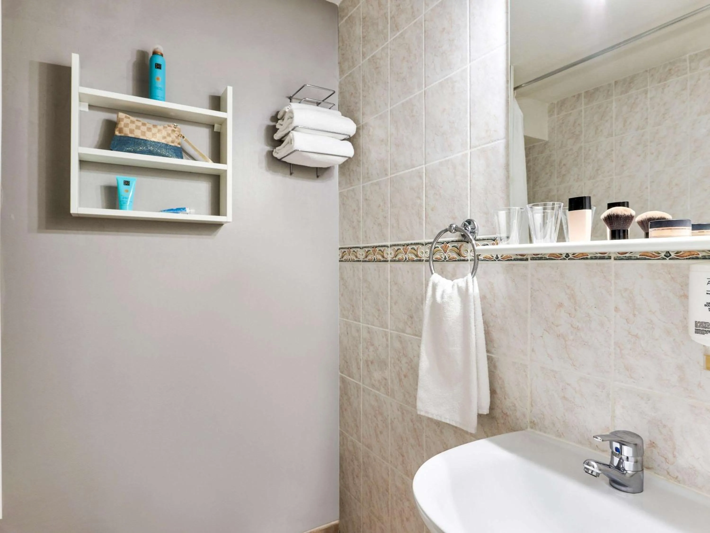 Bathroom in Aparthotel Adagio Access Nice Acropolis