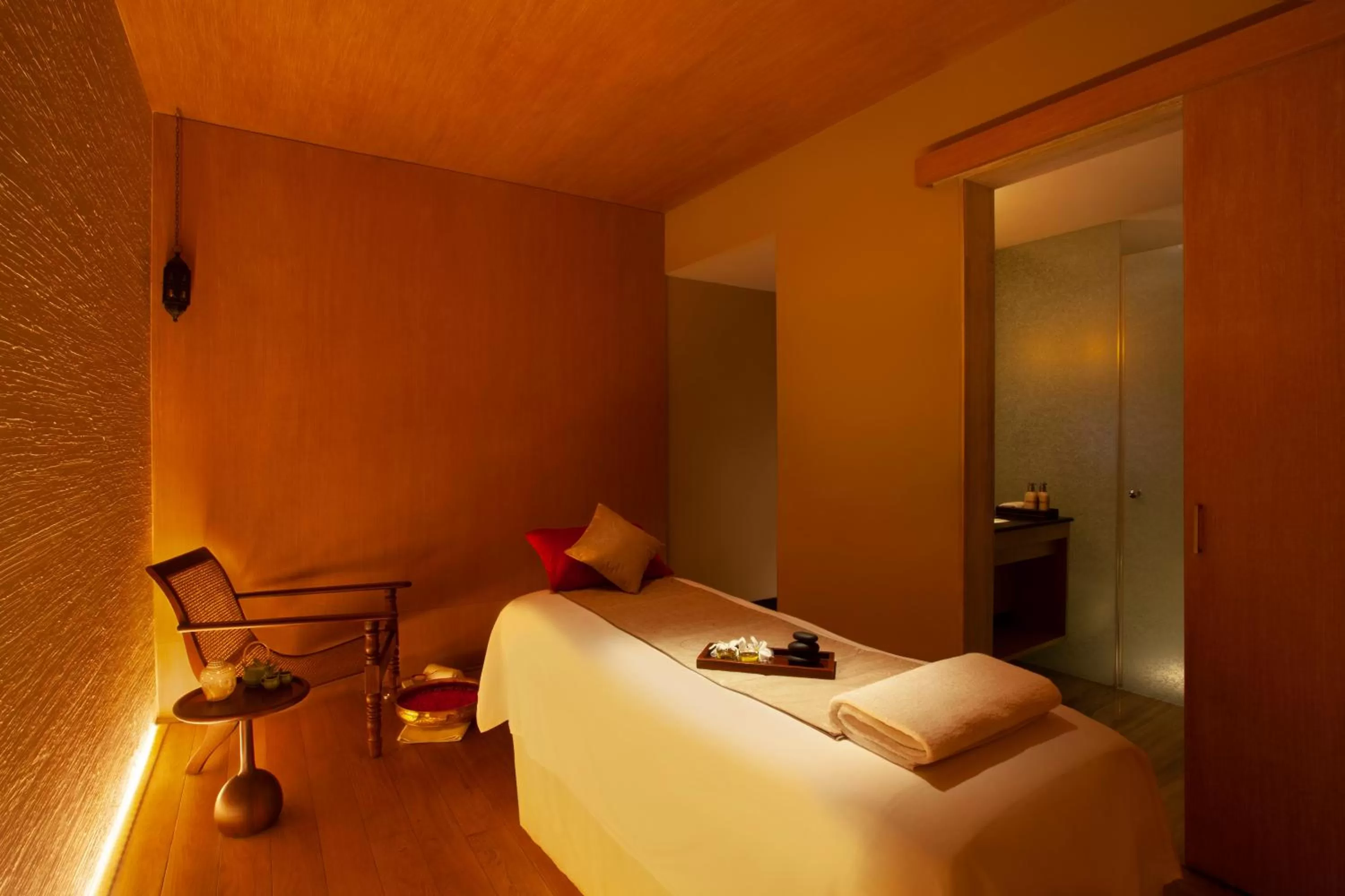 Spa and wellness centre/facilities, Bed in Park Hyatt Chennai