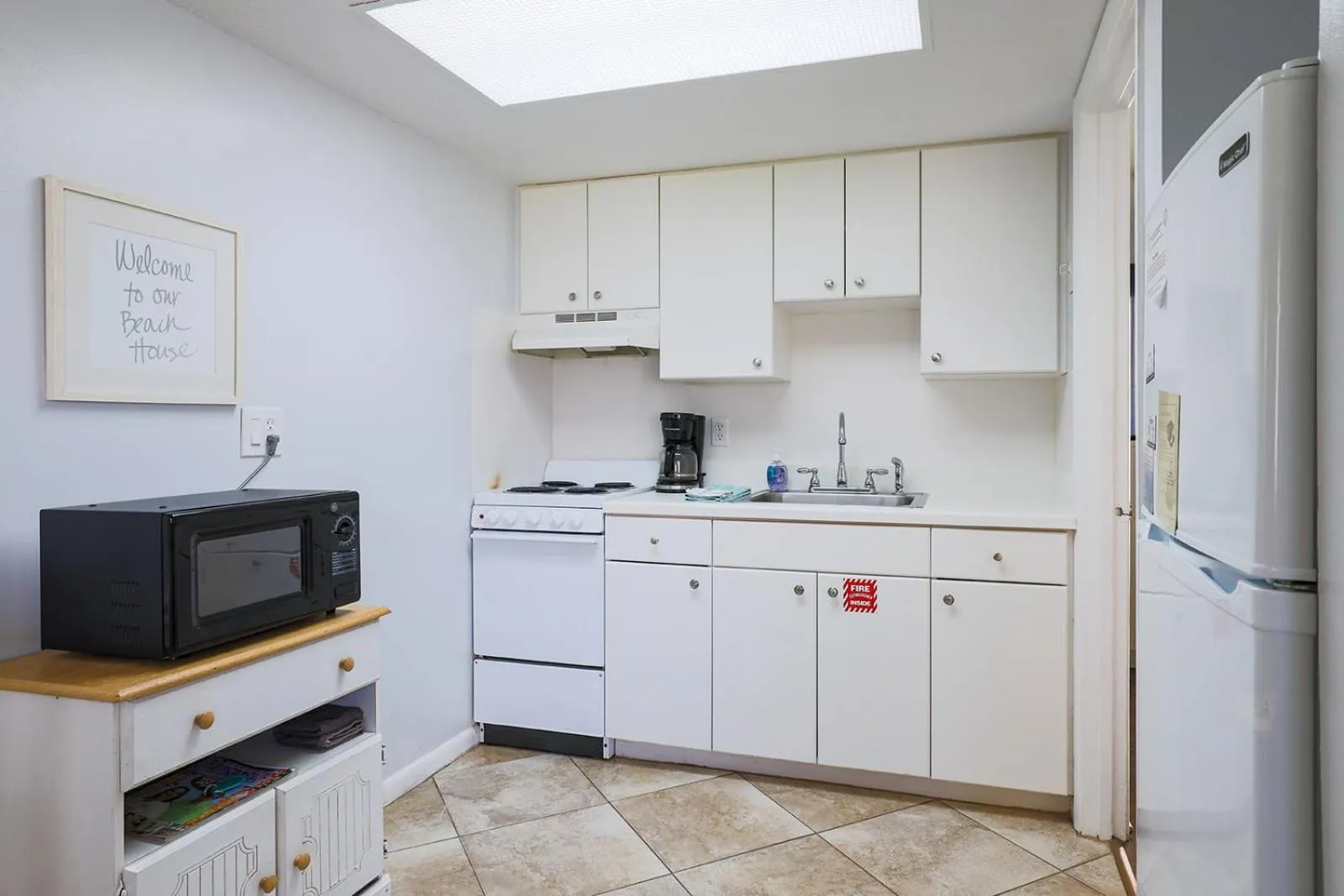 Kitchen or kitchenette in Coastal Waters