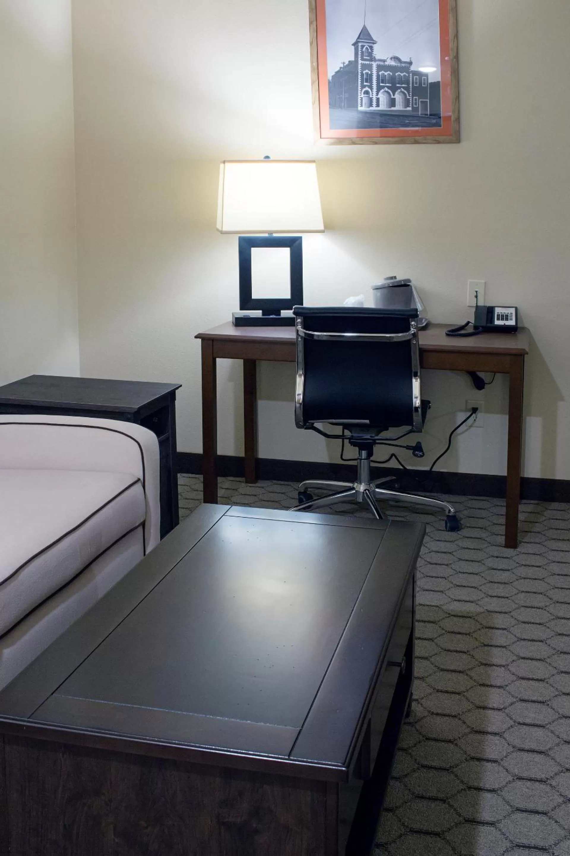 Bedroom in Newcastle Lodge & Convention Center