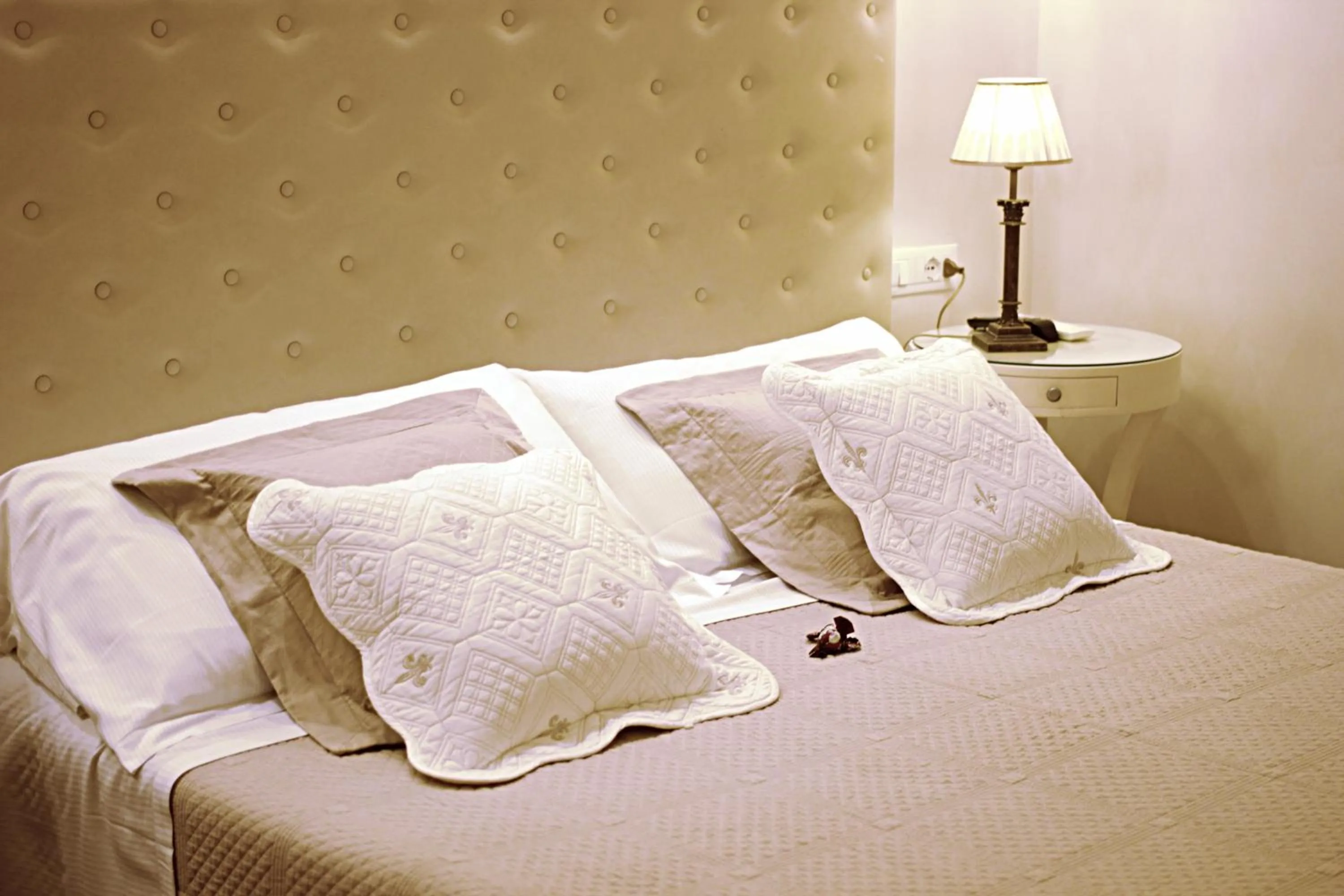 Photo of the whole room, Bed in Locanda Navona