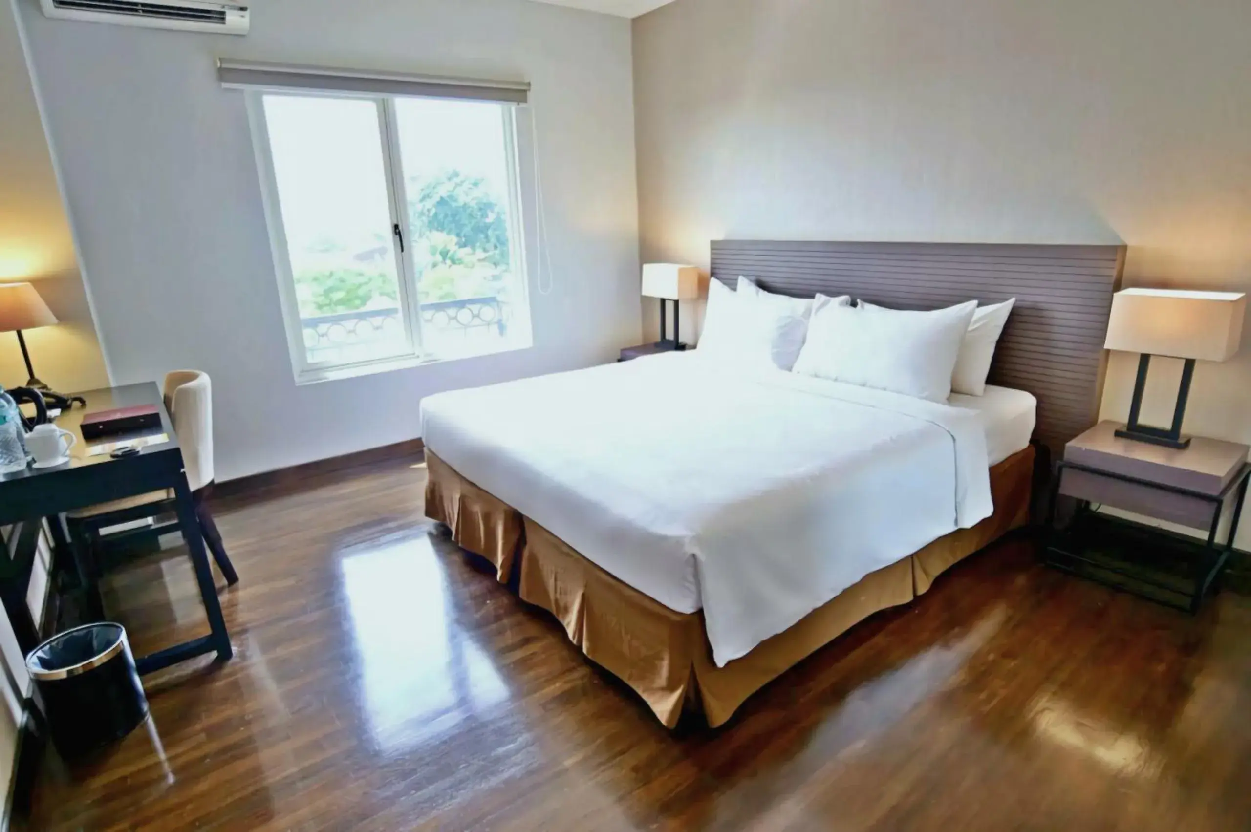 Bed in Samala Hotel Jakarta Cengkareng