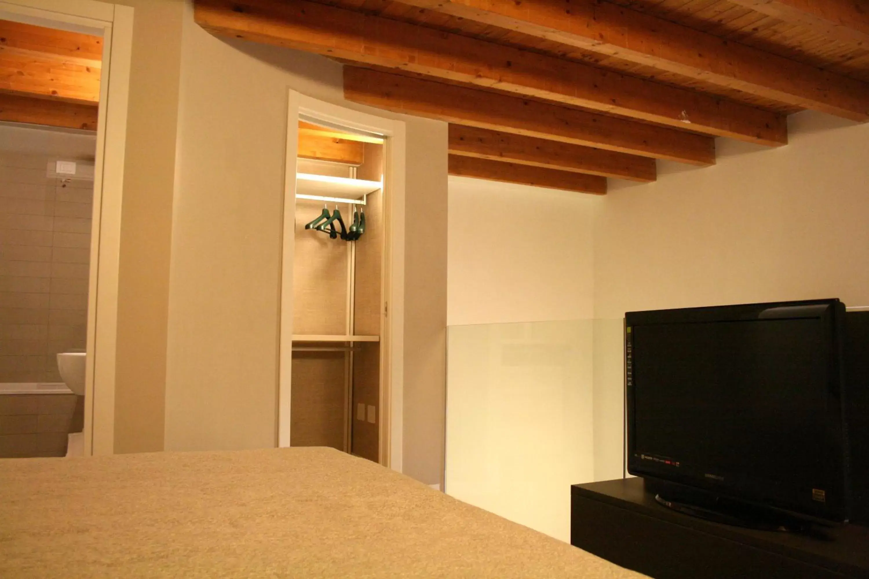 TV and multimedia, TV/Entertainment Center in Villa Avellino Historic Residence