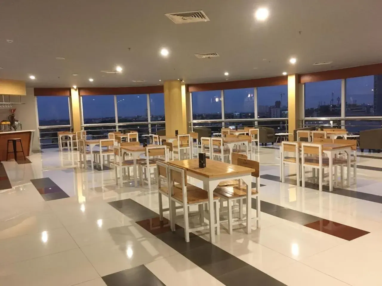 Buffet breakfast, Restaurant/Places to Eat in Choice City Hotel