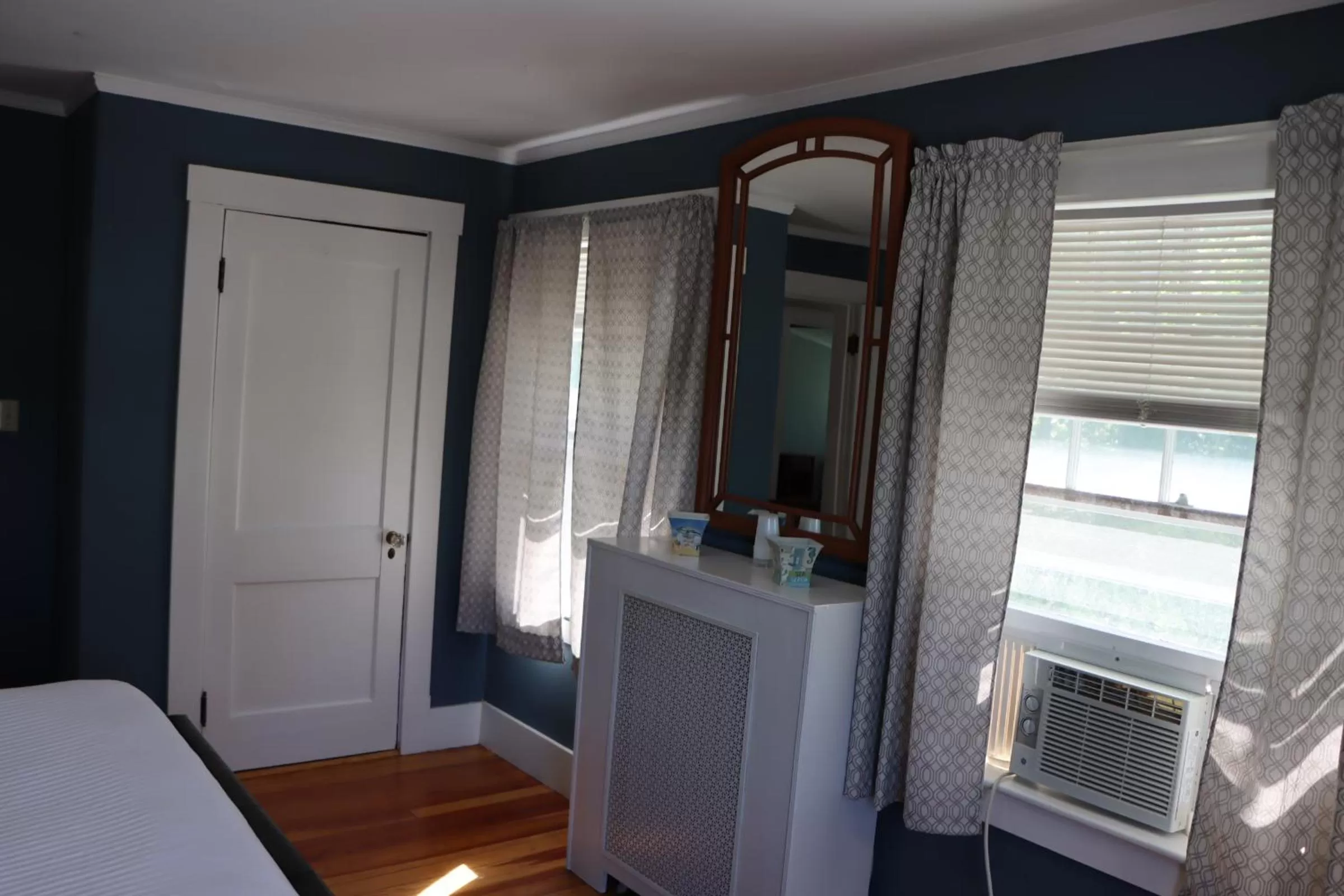 Bed in Sea View Motel