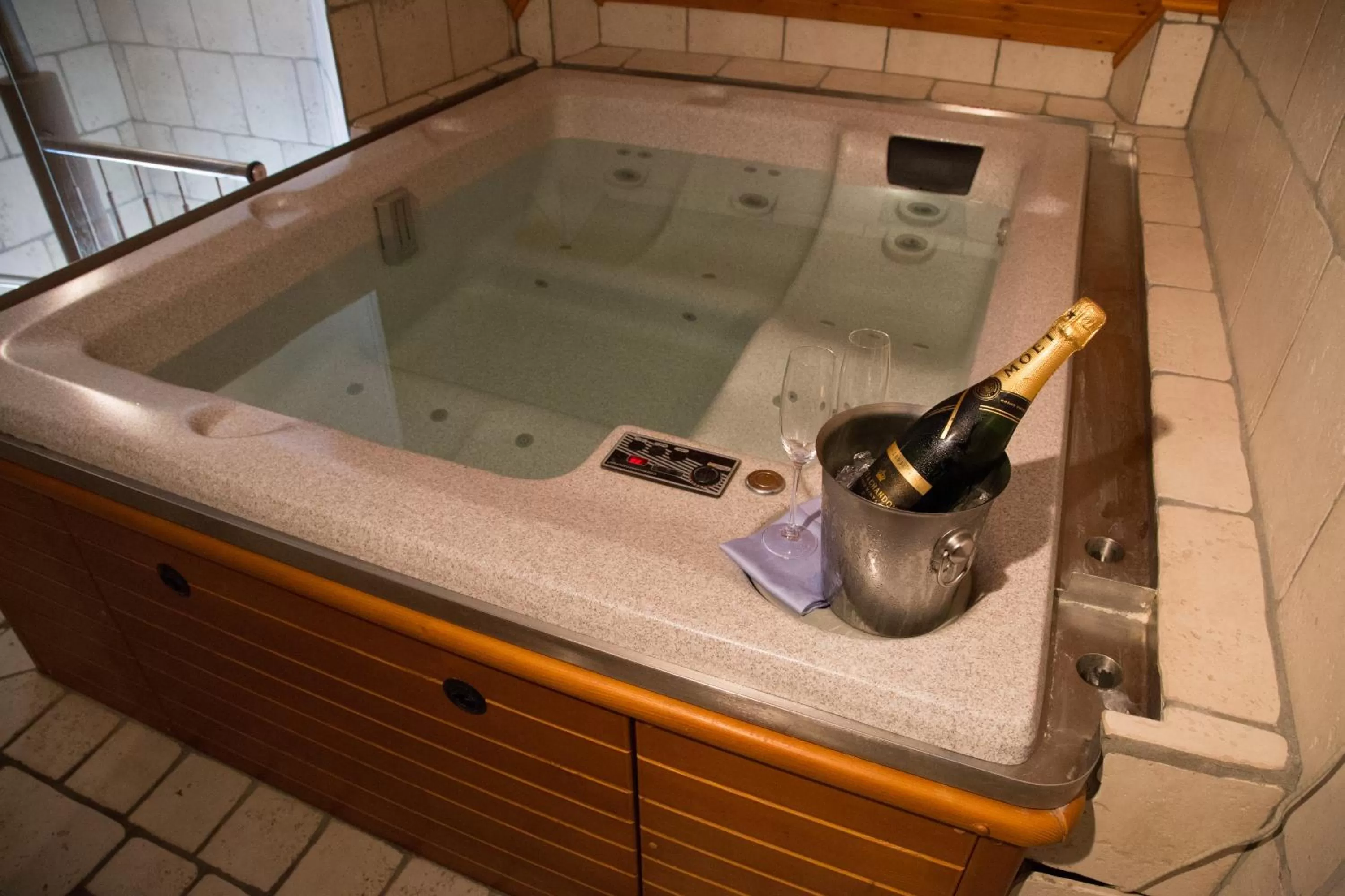 Hot Tub in Hotel Vacek Pod Věží