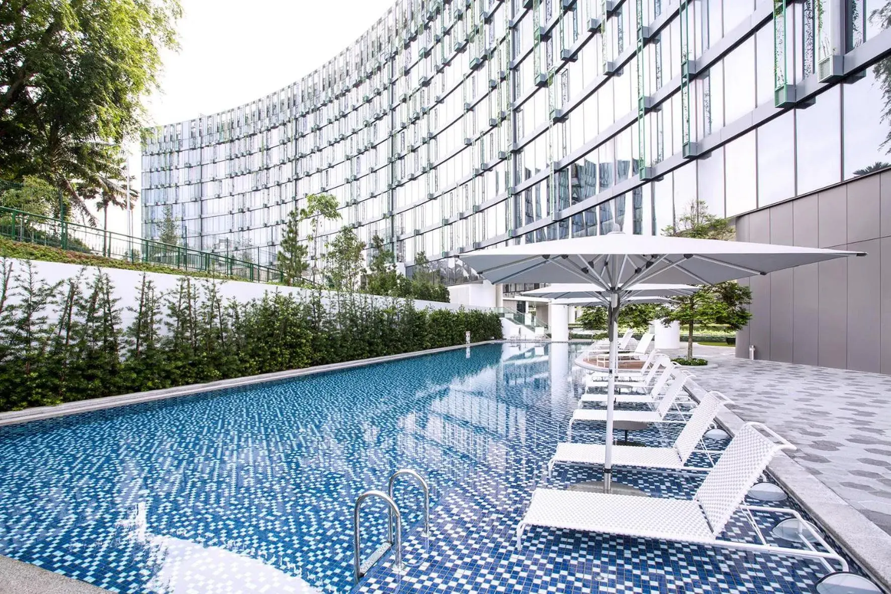 Swimming Pool in Novotel Singapore On Stevens