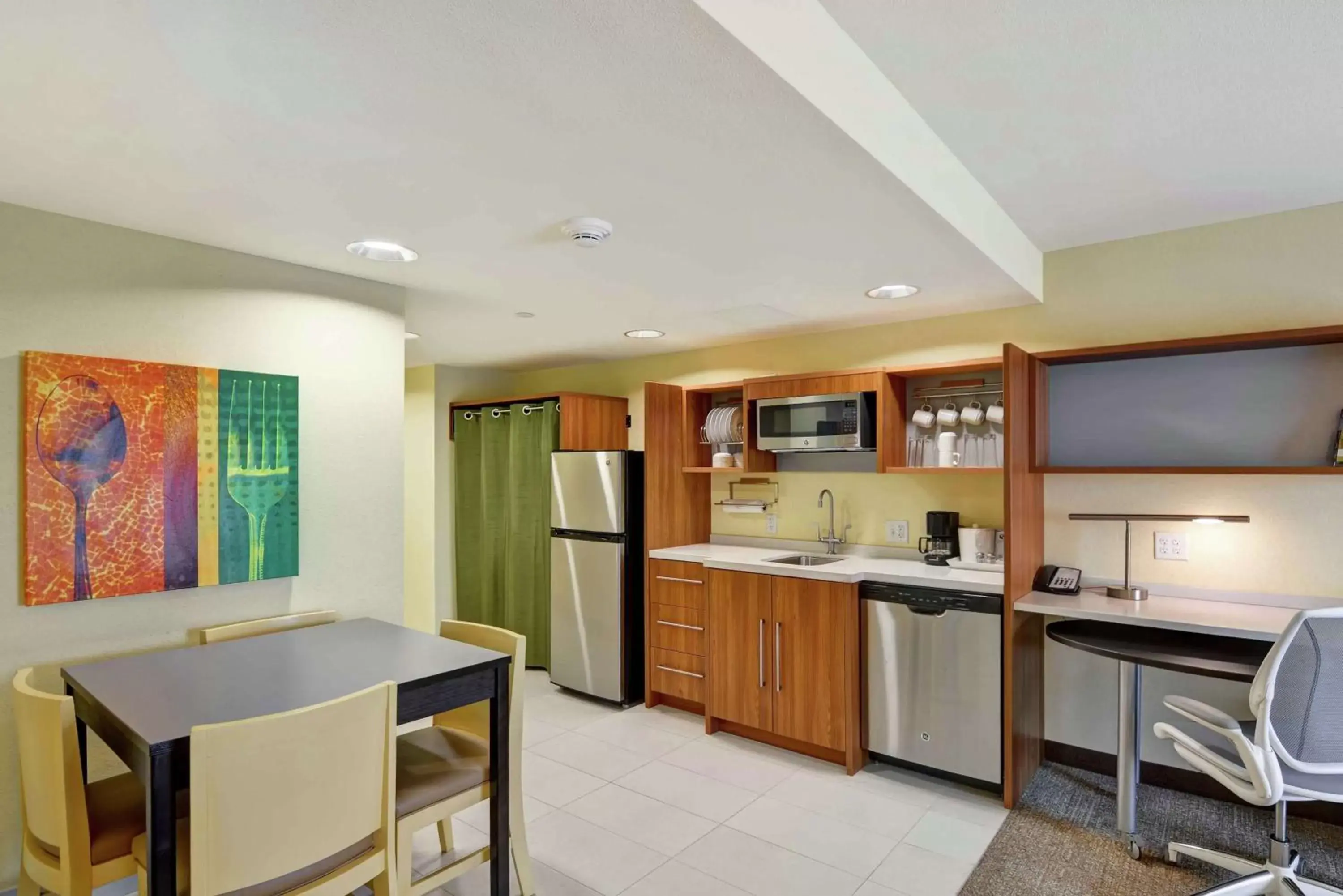 Kitchen or kitchenette, Kitchen/Kitchenette in Home2 Suites by Hilton Idaho Falls