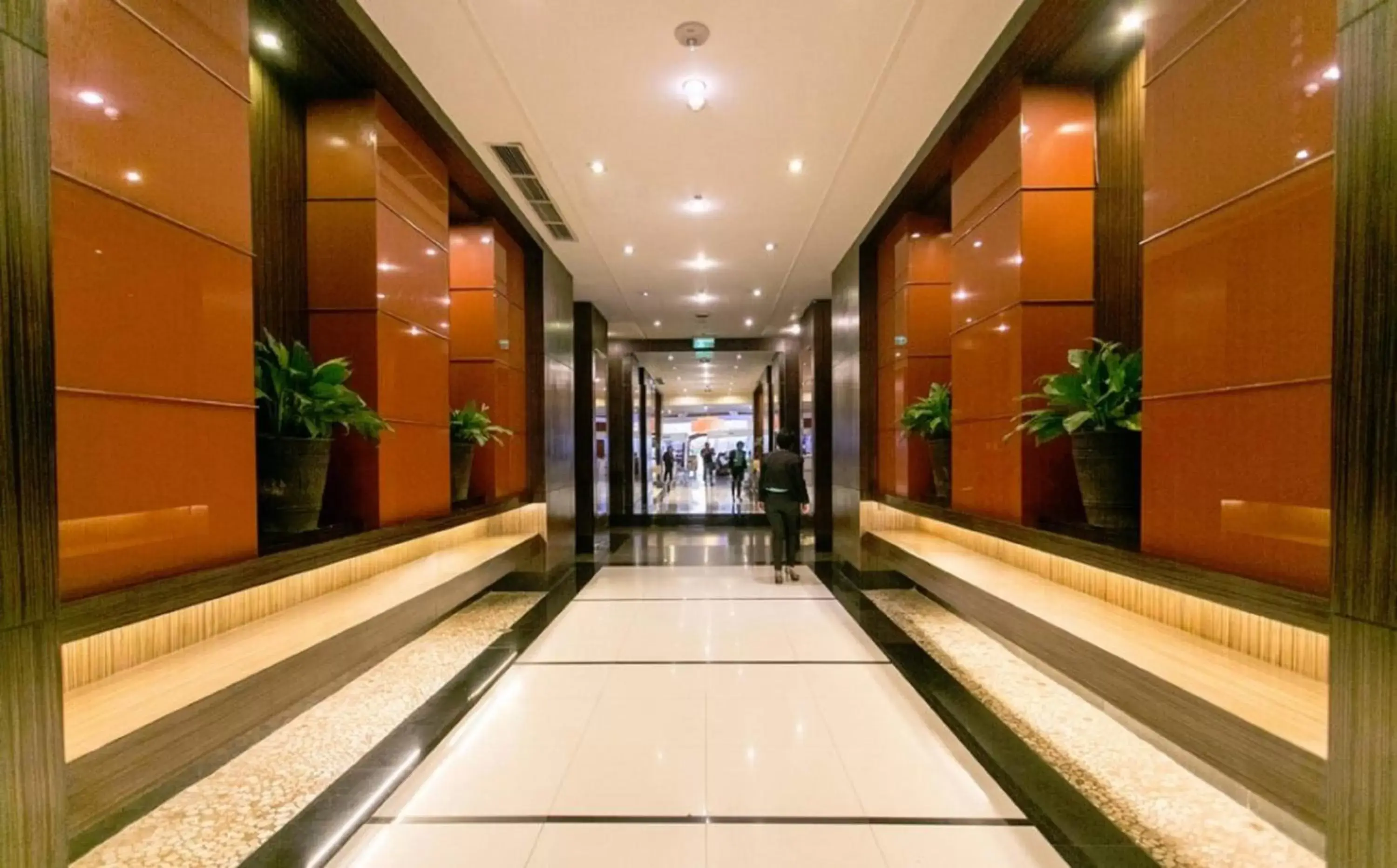 Lobby or reception in Holiday Inn Manila Galleria, an IHG Hotel