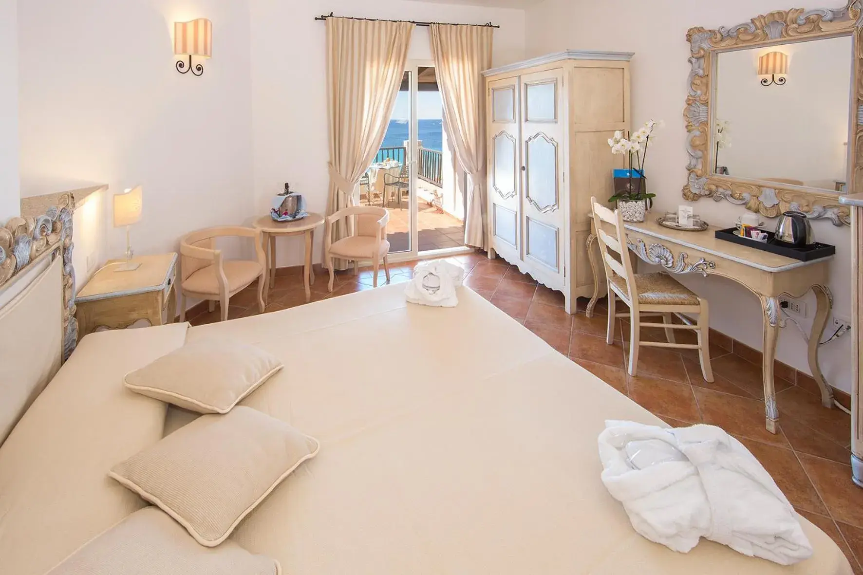 Deluxe Double or Twin Room in COLONNA GRAND HOTEL CAPO TESTA, a Colonna Luxury Beach Hotel, Santa Teresa Sardegna Deluxe Double or Twin Room in COLONNA GRAND HOTEL CAPO TESTA, a Colonna Luxury Beach Hotel, Santa Teresa Sardegna