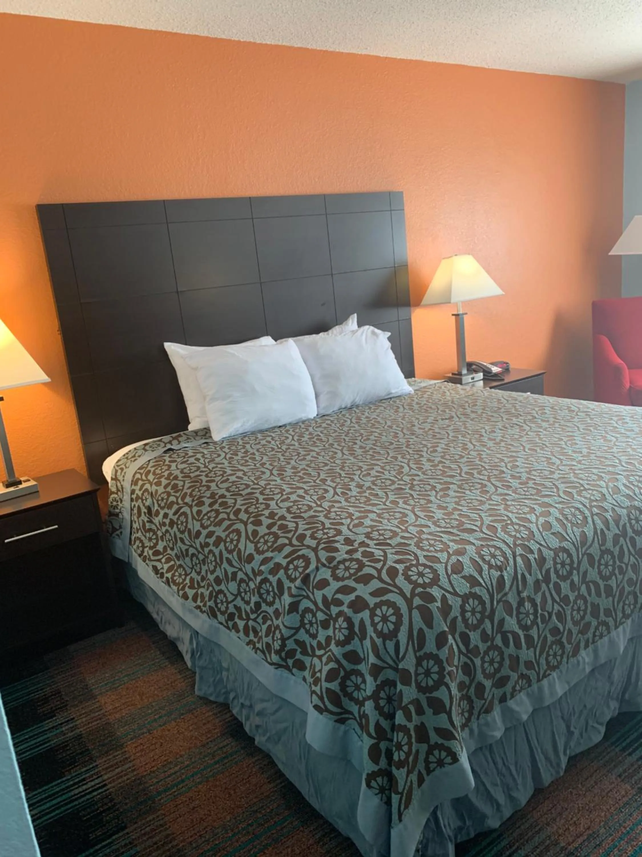 Bedroom in Days Inn by Wyndham Greenwood SC