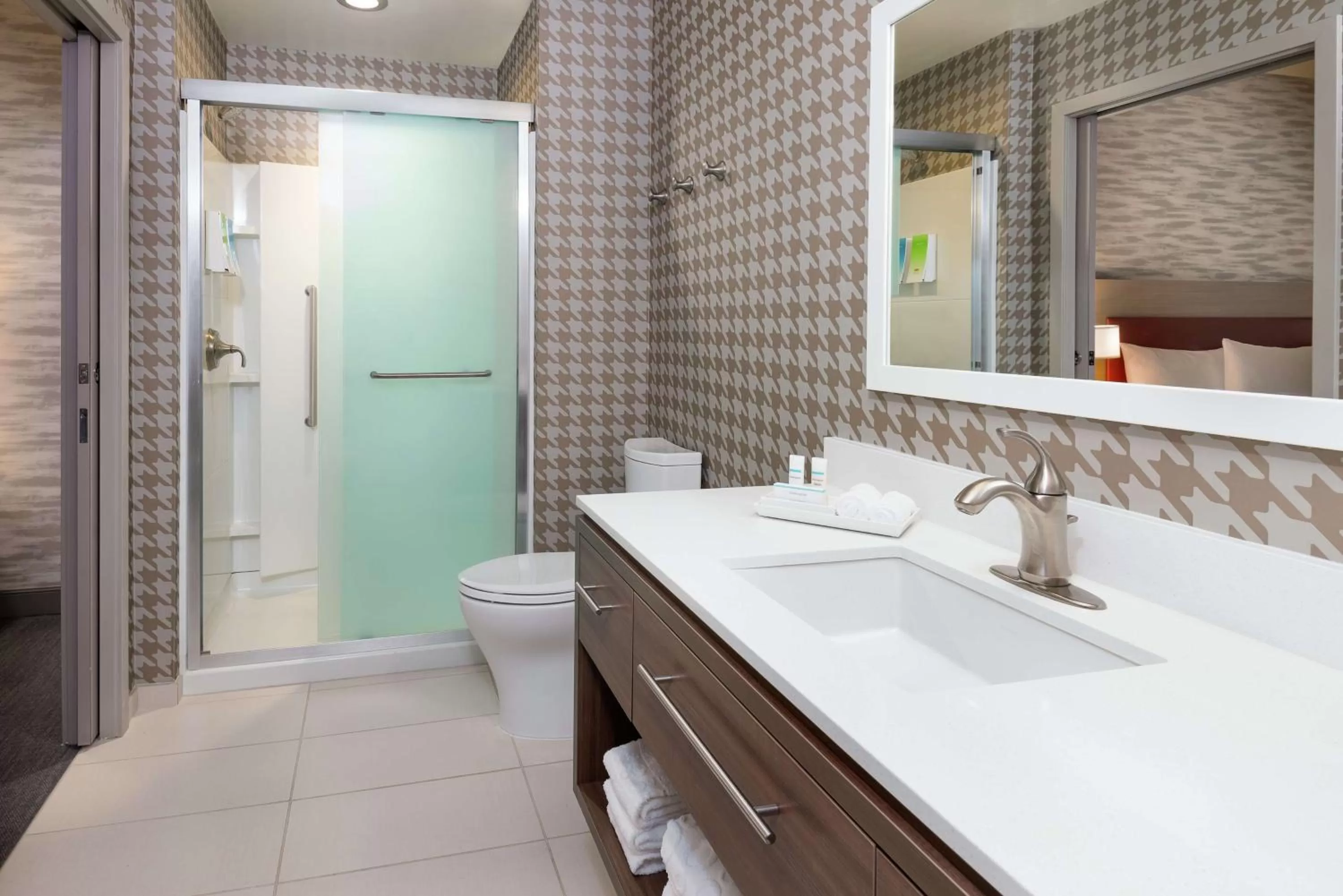 Bathroom in Home2 Suites By Hilton Orlando Near UCF