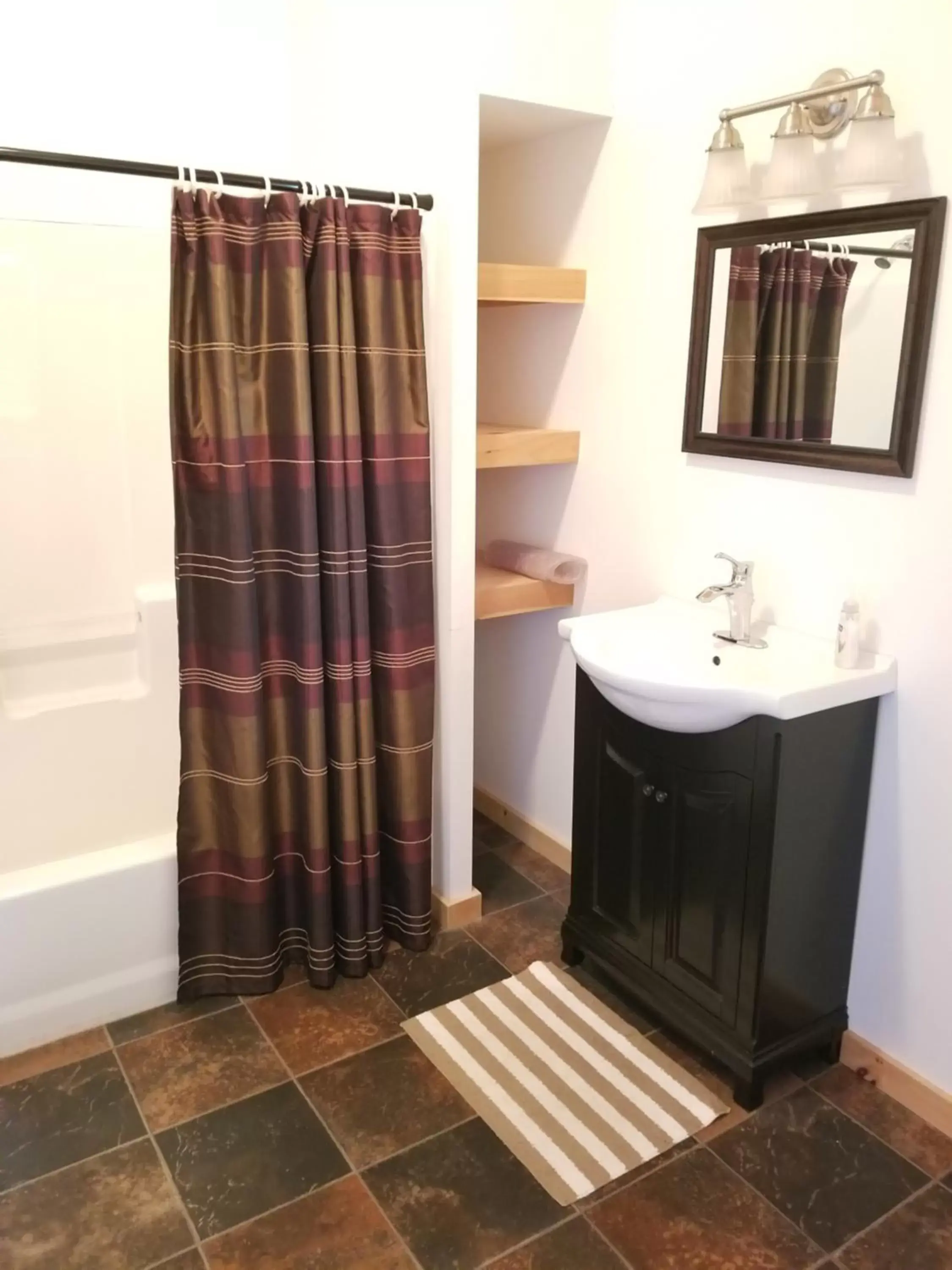 Bathroom in Trails End Inn