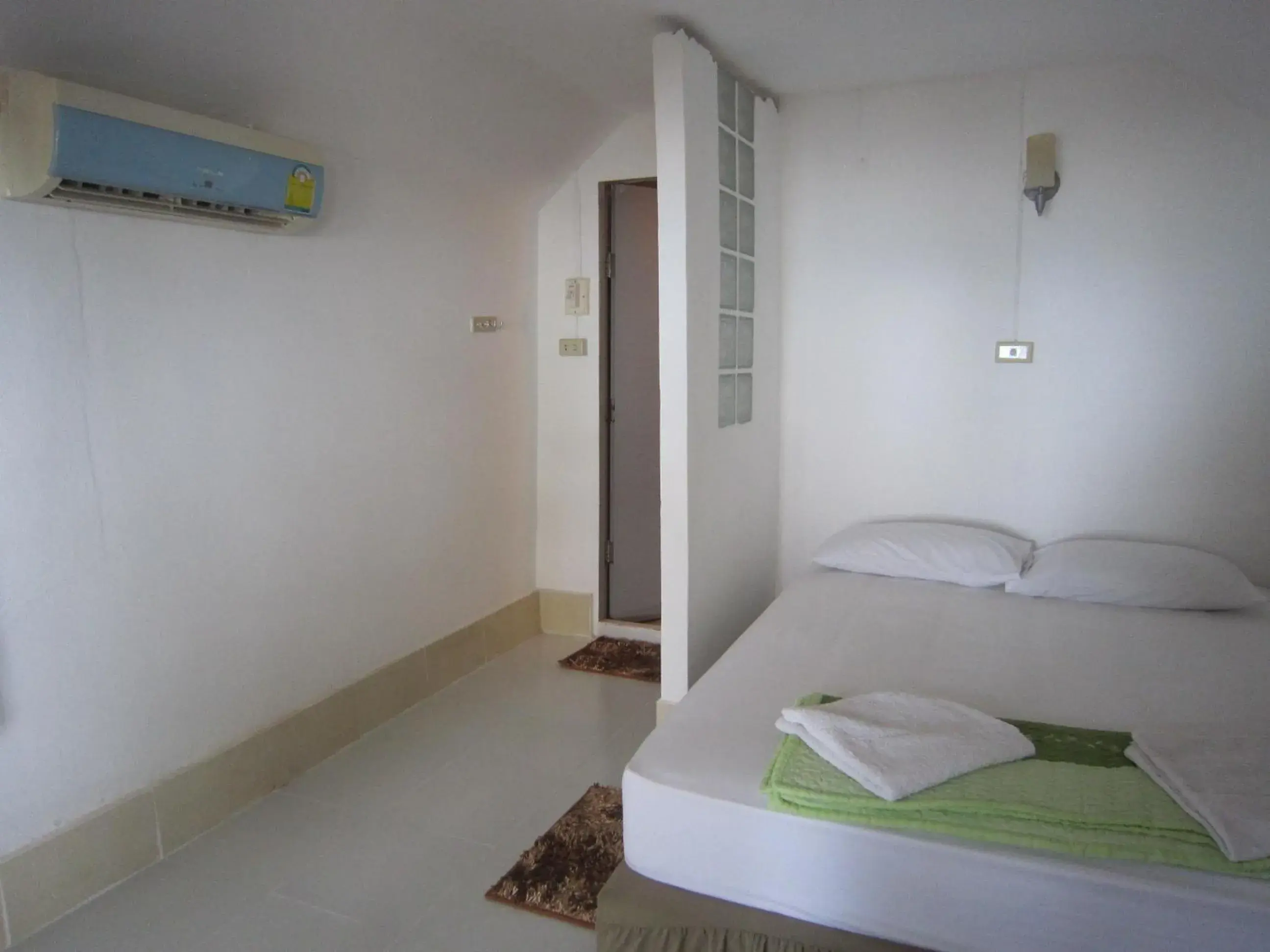 Bed in Pine Bungalow Krabi