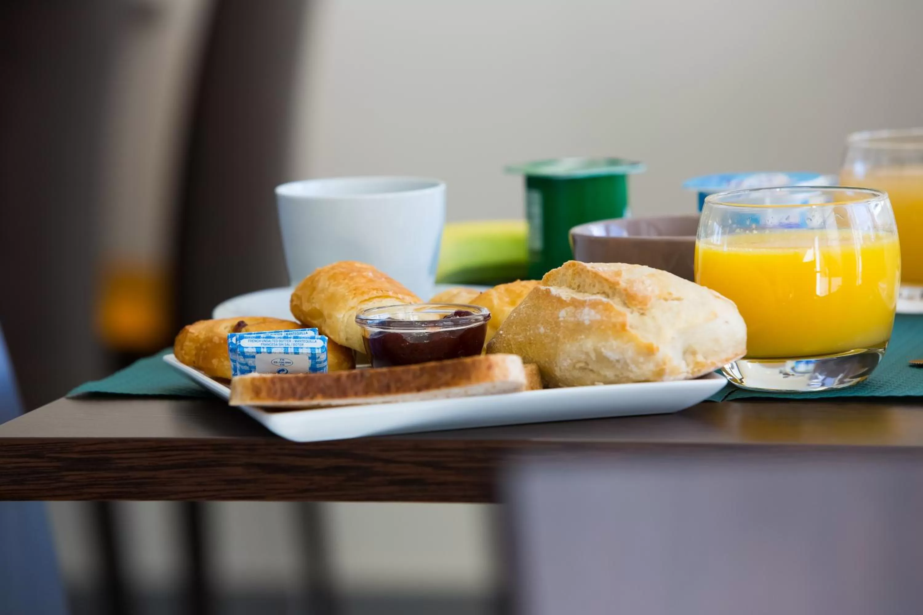 Food in All Suites Appart Hôtel - Pau - Zénith