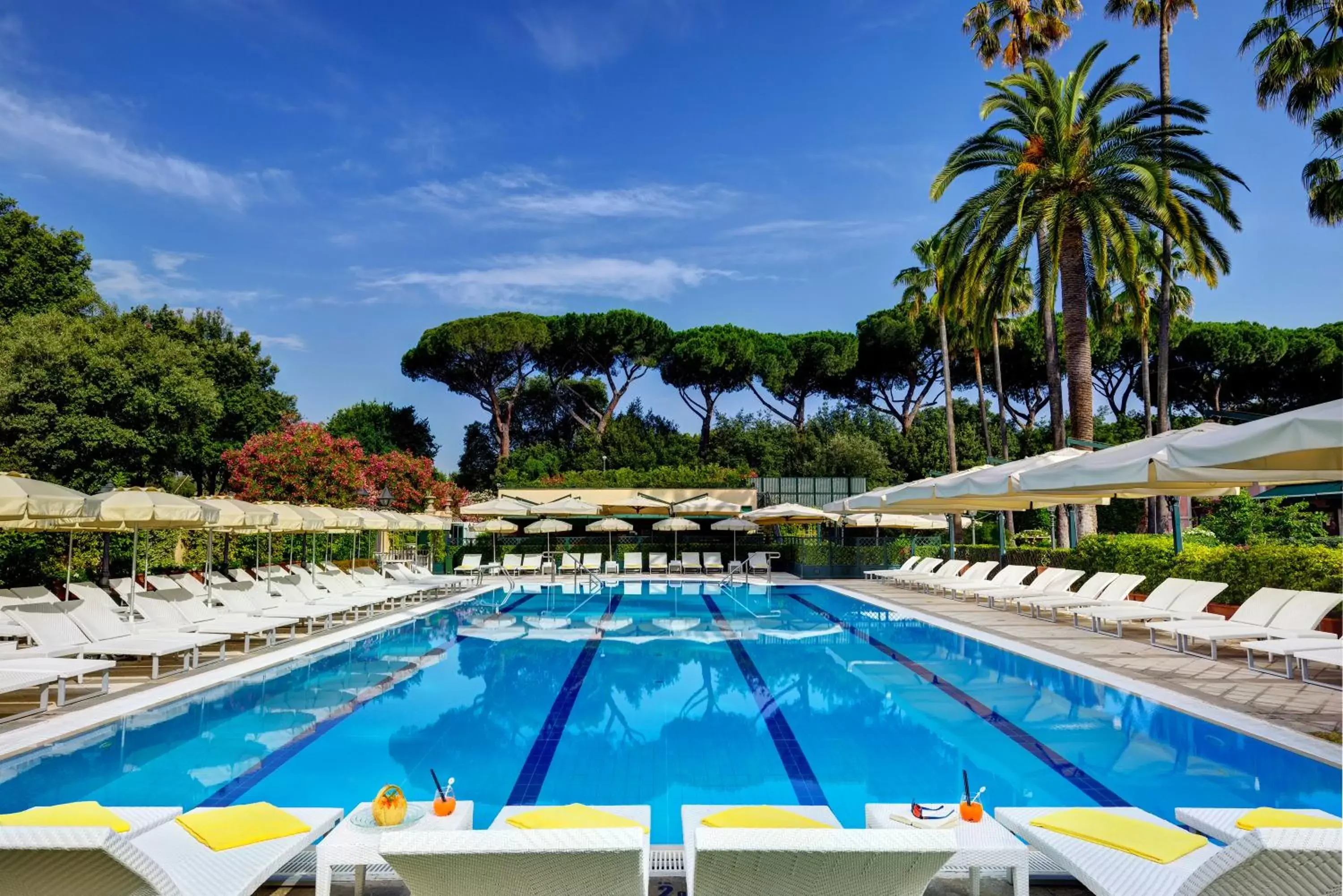 Swimming Pool in Parco dei Principi Grand Hotel & SPA