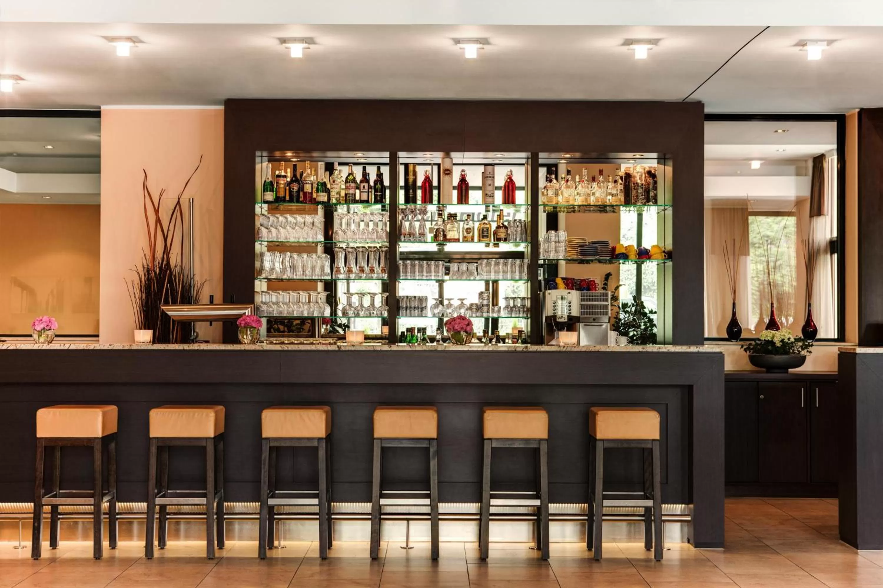 Lounge or bar, Lounge/Bar in IntercityHotel Essen