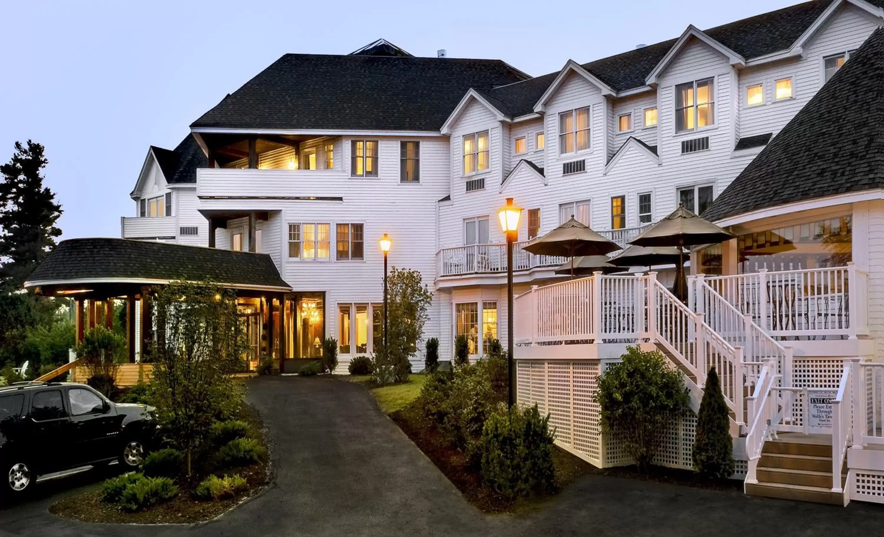 Facade/entrance, Property Building in Wolfeboro Inn