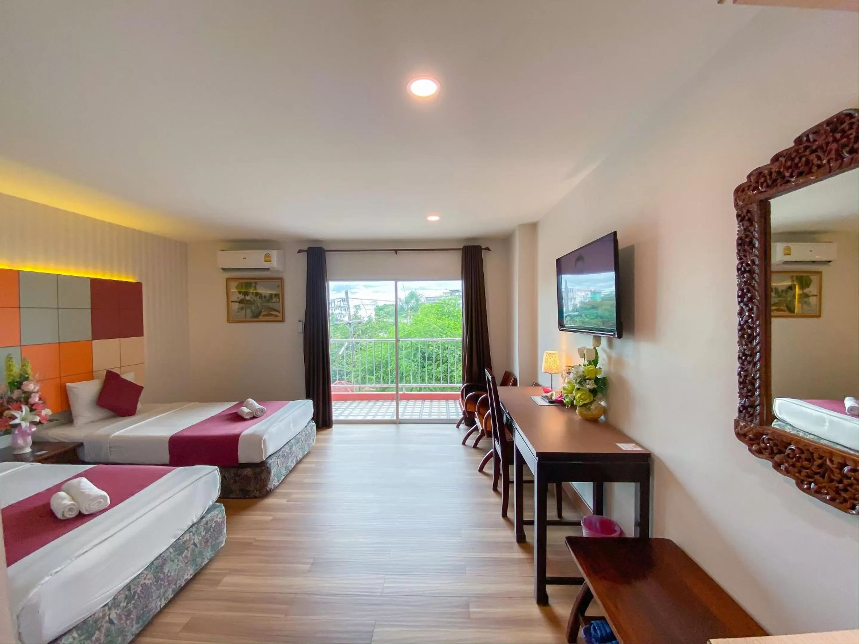 TV and multimedia, Bed in East Inn 15 Rayong - SHA Certified