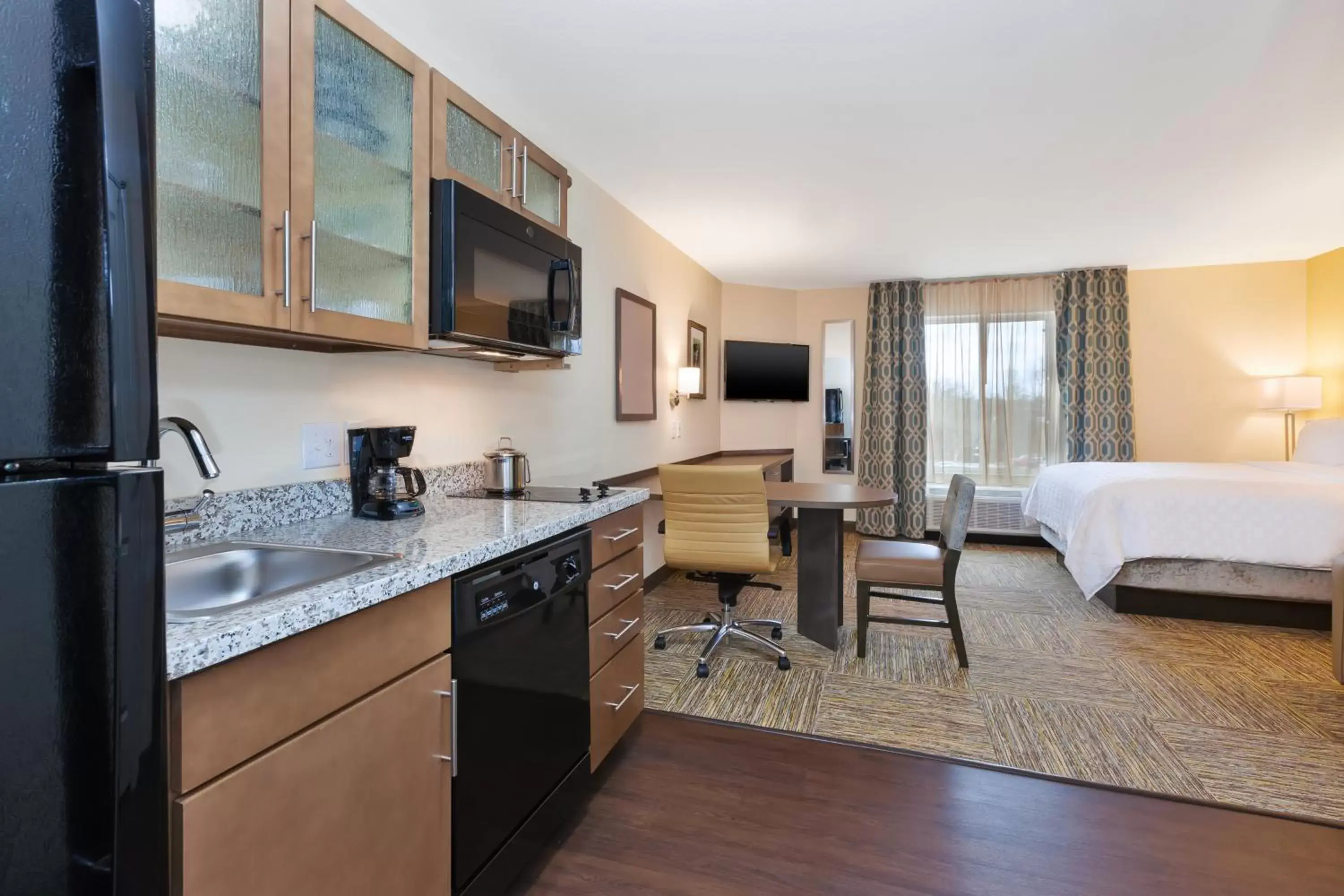 Kitchen/Kitchenette in Candlewood Suites Louisville - NE Downtown Area, an IHG Hotel