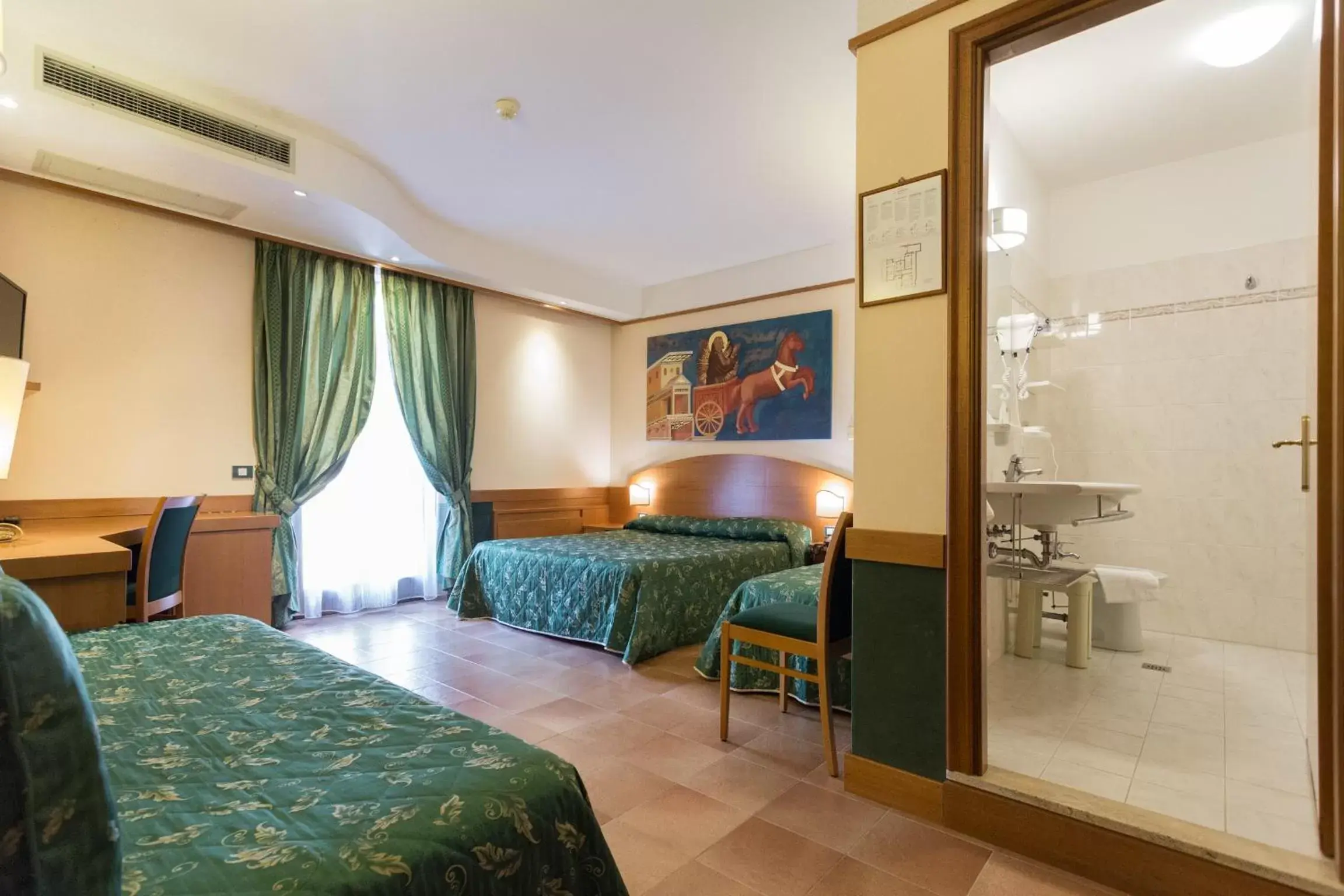 Standard Triple Room in Hotel La Terrazza RESTAURANT & SPA