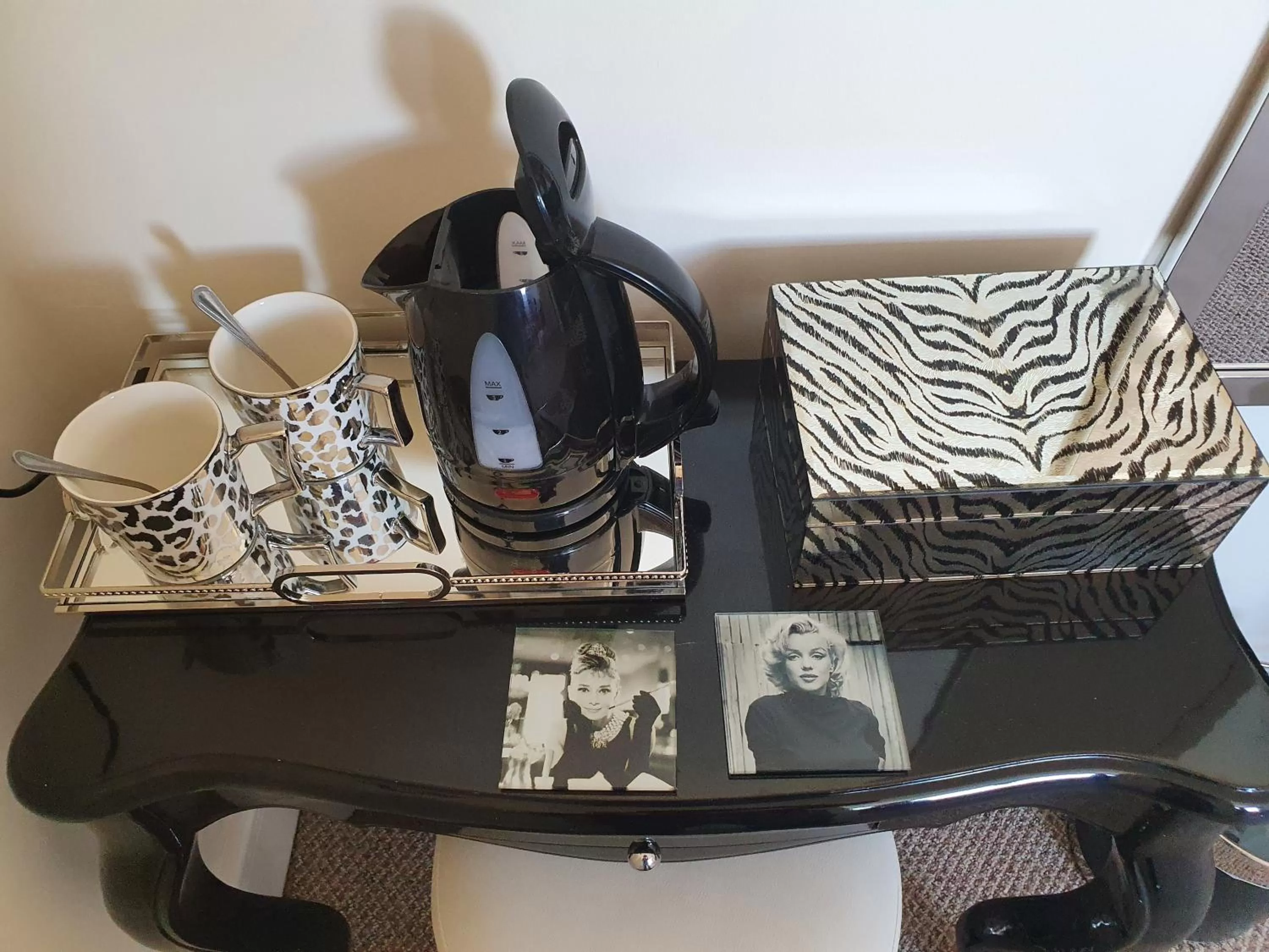 Coffee/tea facilities in The Dudley Hotel