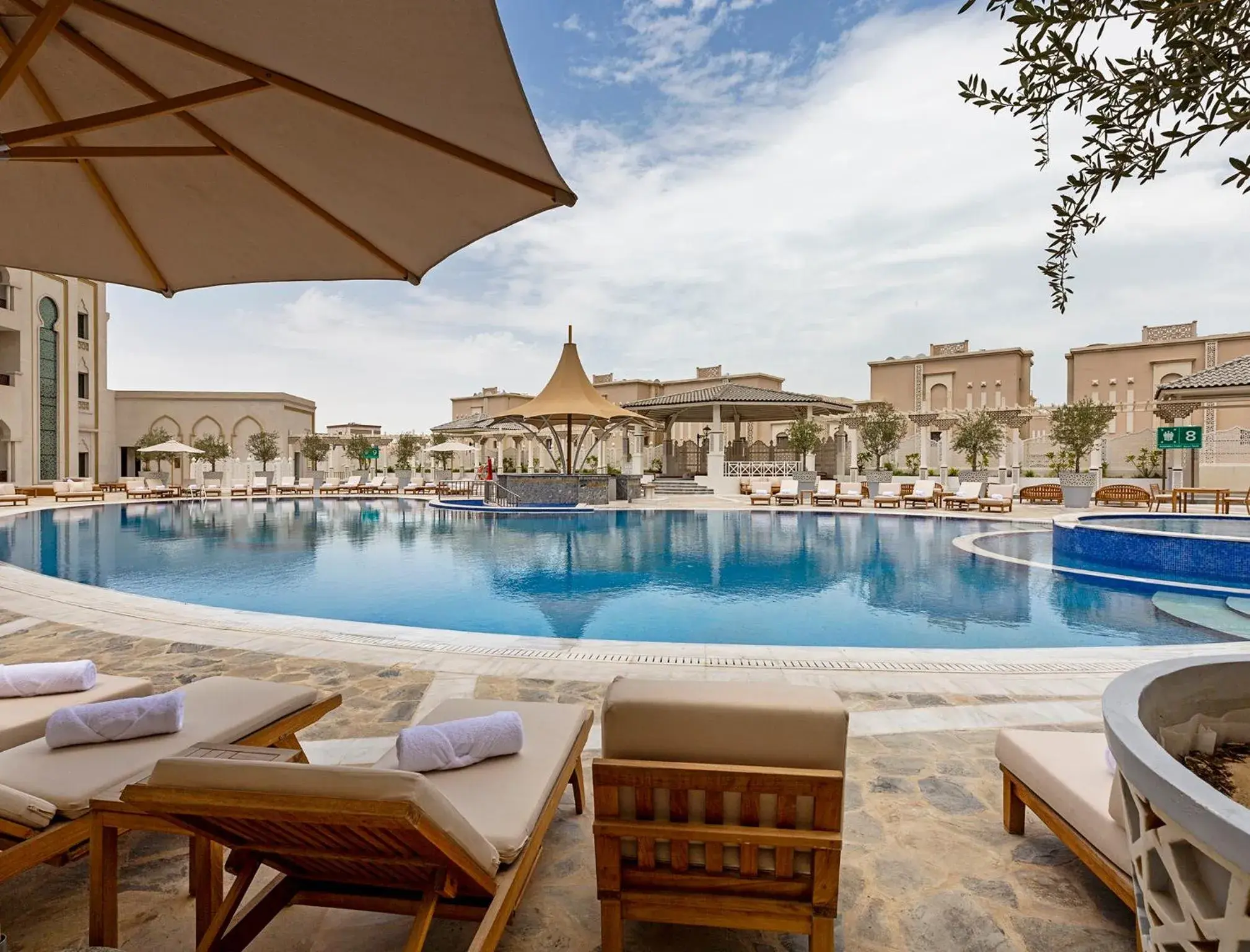 Swimming Pool in Ezdan Palace Hotel