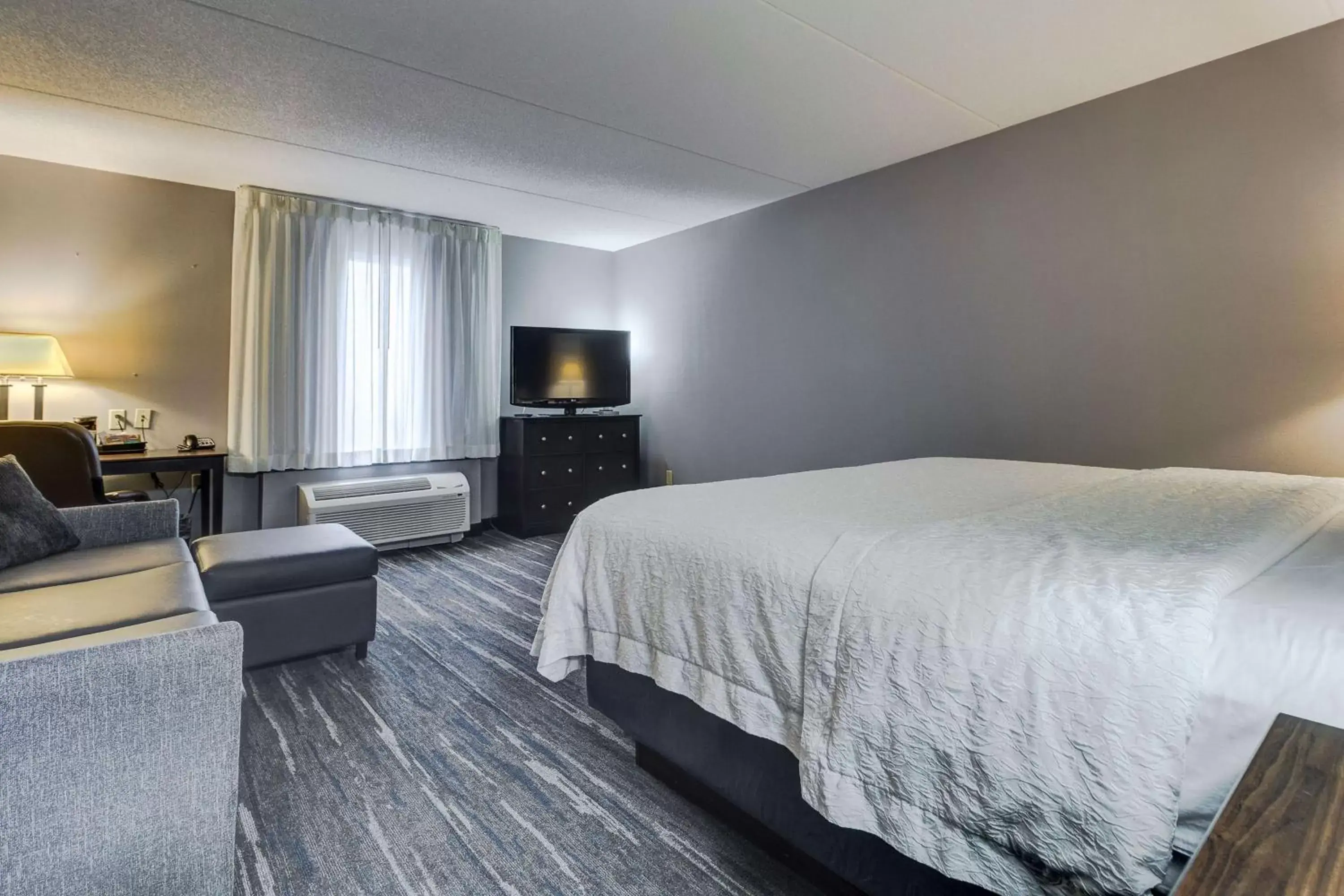 Living room in Hampton Inn & Suites by Hilton Brantford