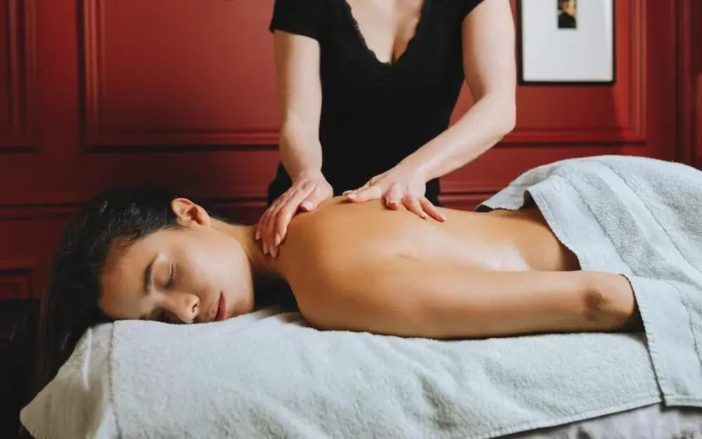 Massage in Hotel Les Bains Paris