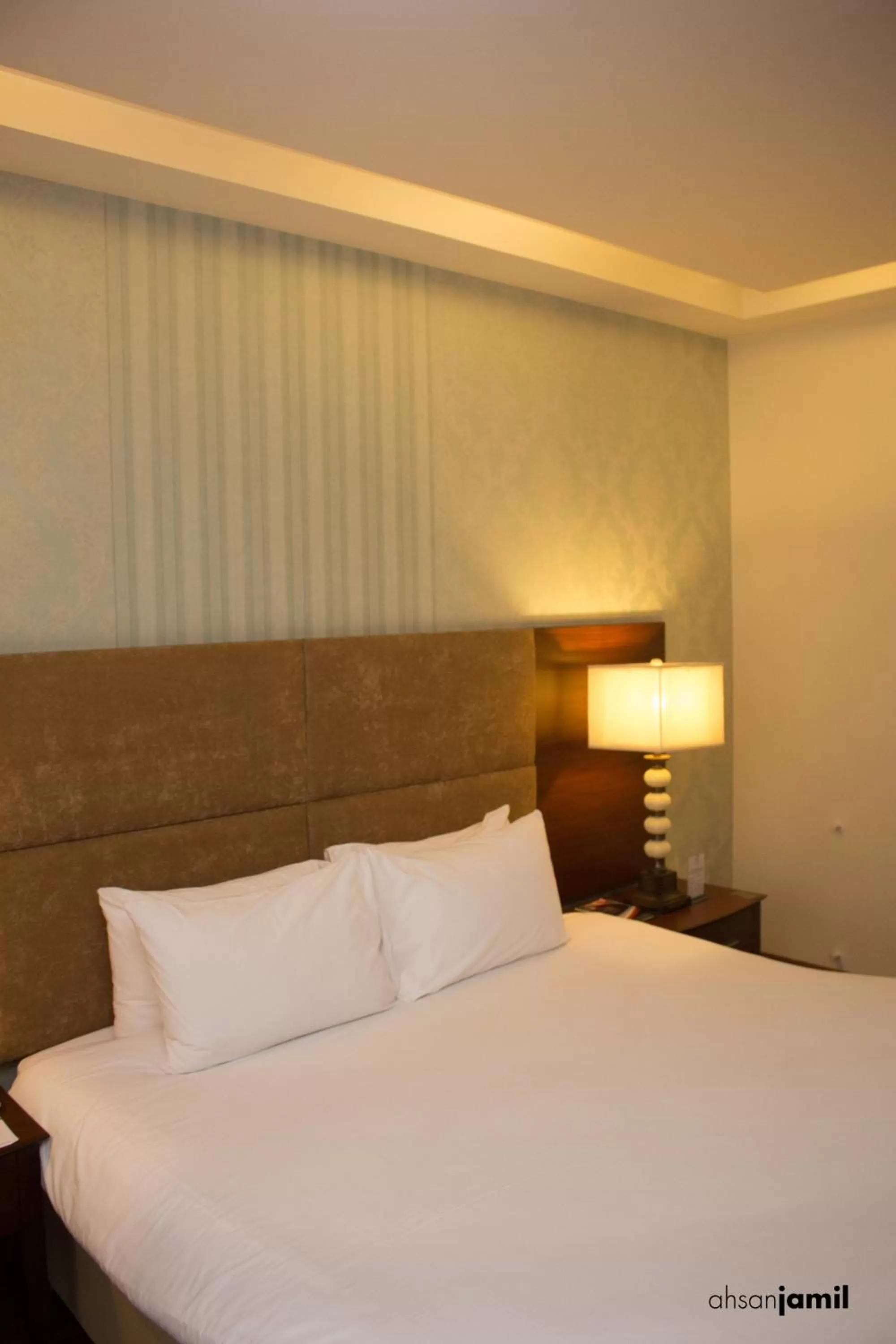 Bed in S Chalet Islamabad