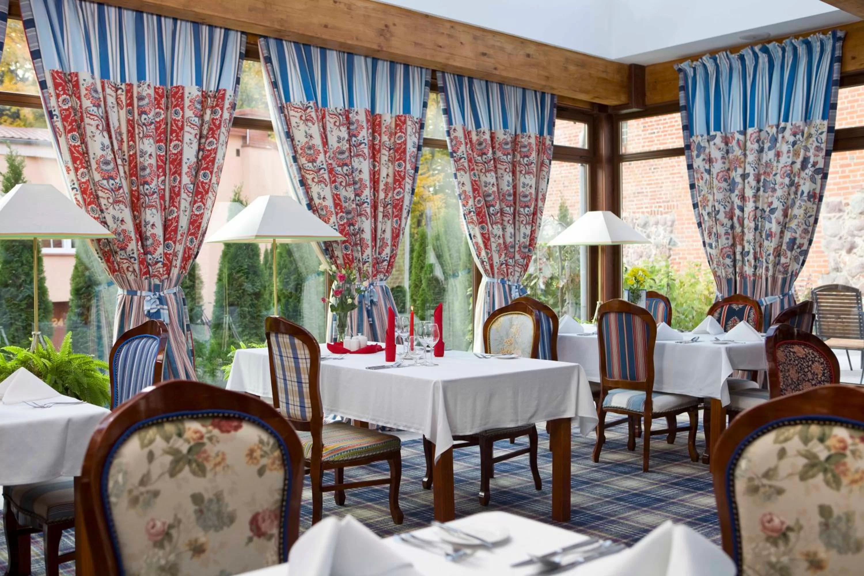 Restaurant/places to eat in Hotel St. Bruno