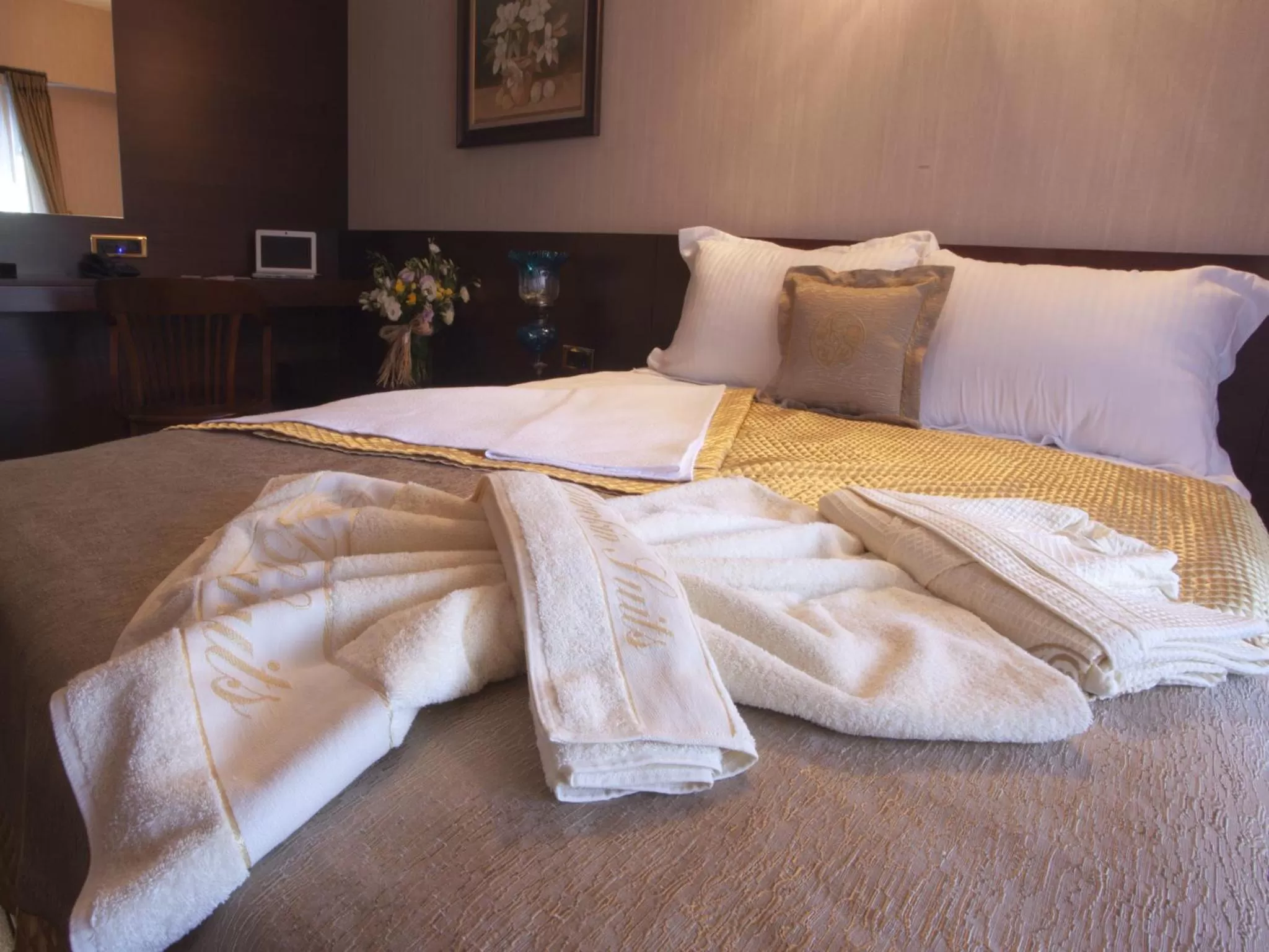 Photo of the whole room, Bed in Burckin Hotel