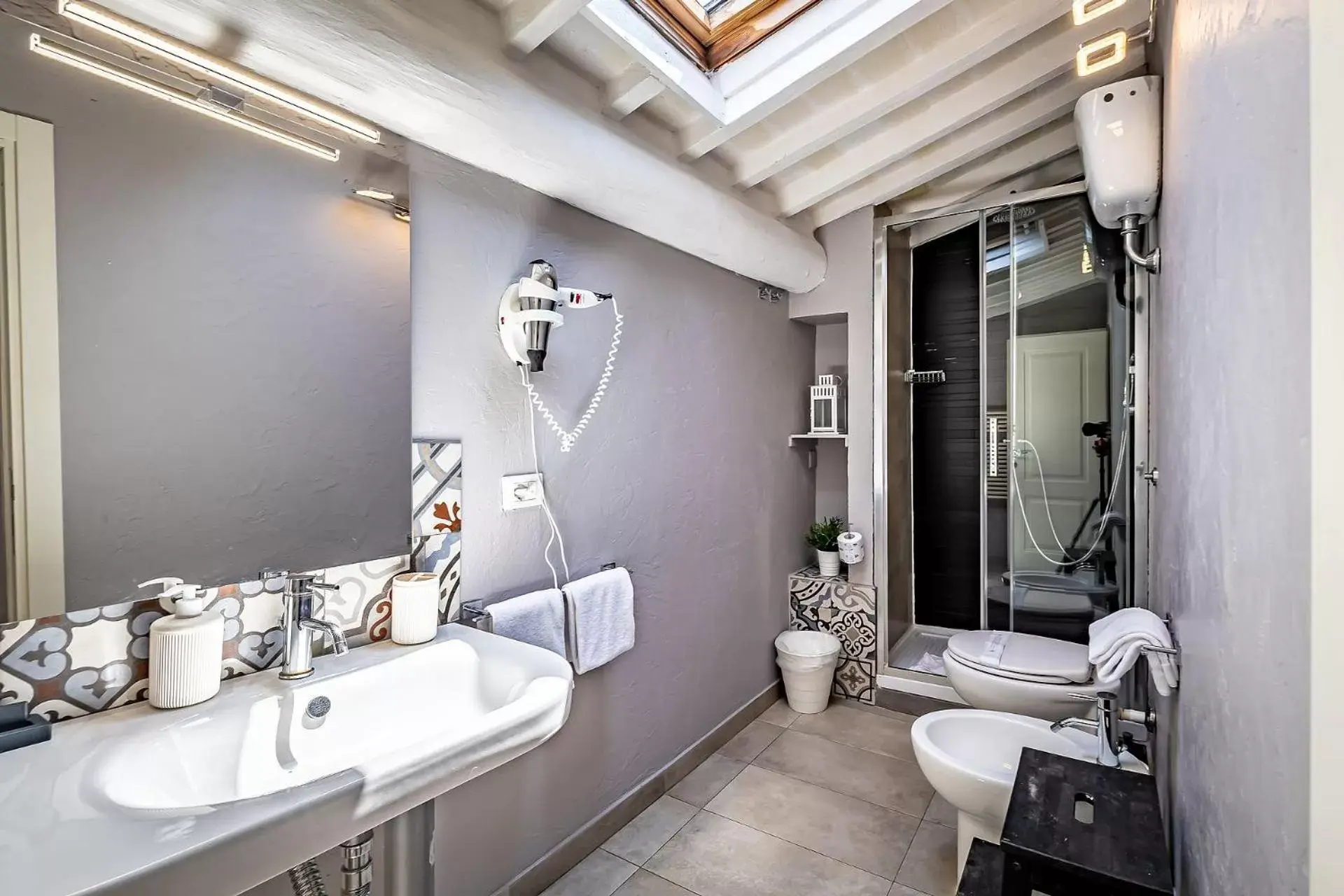 Bathroom in Martelli 6 Suite & Apartments