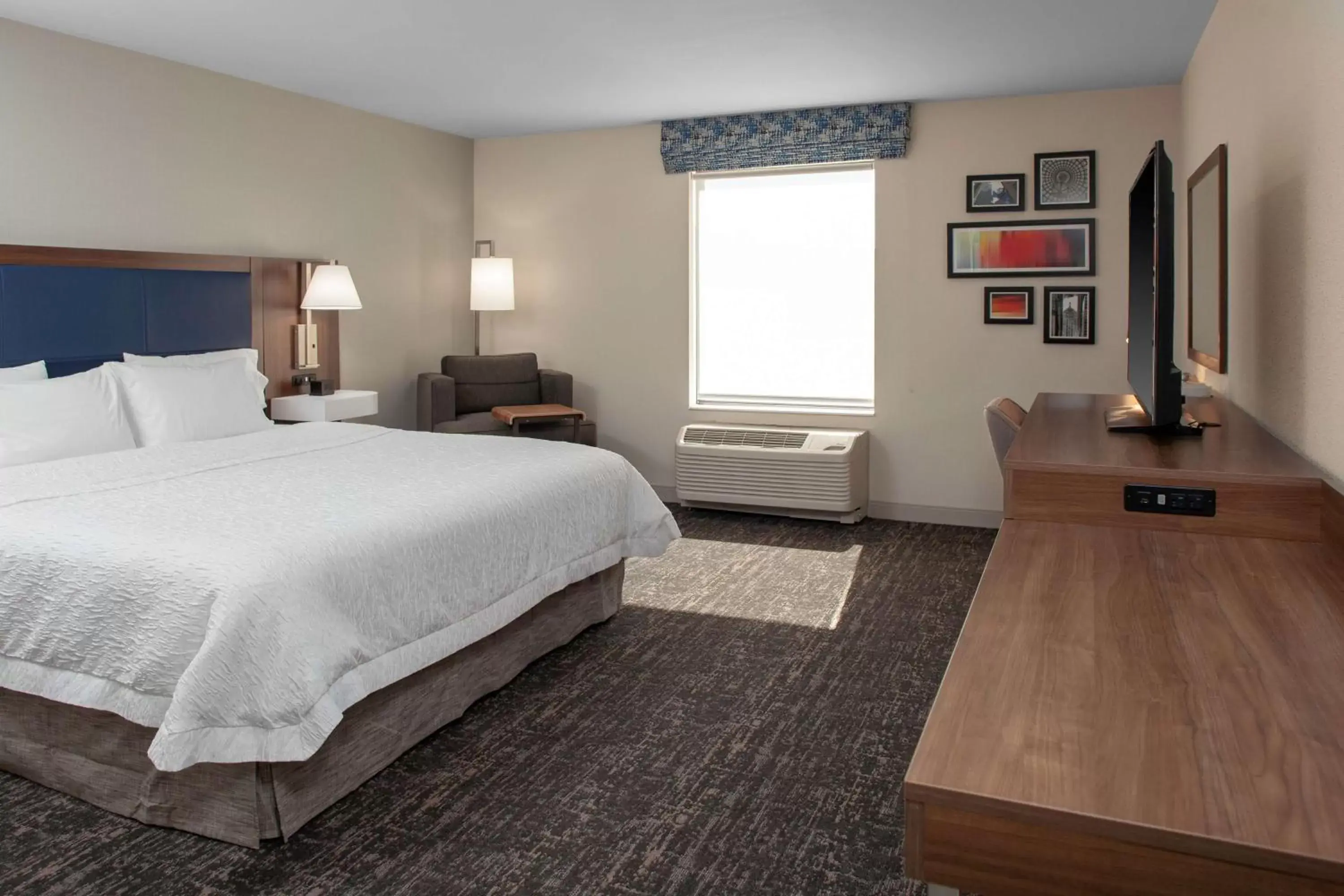 Living room in Hampton Inn & Suites Chicago-Burr Ridge