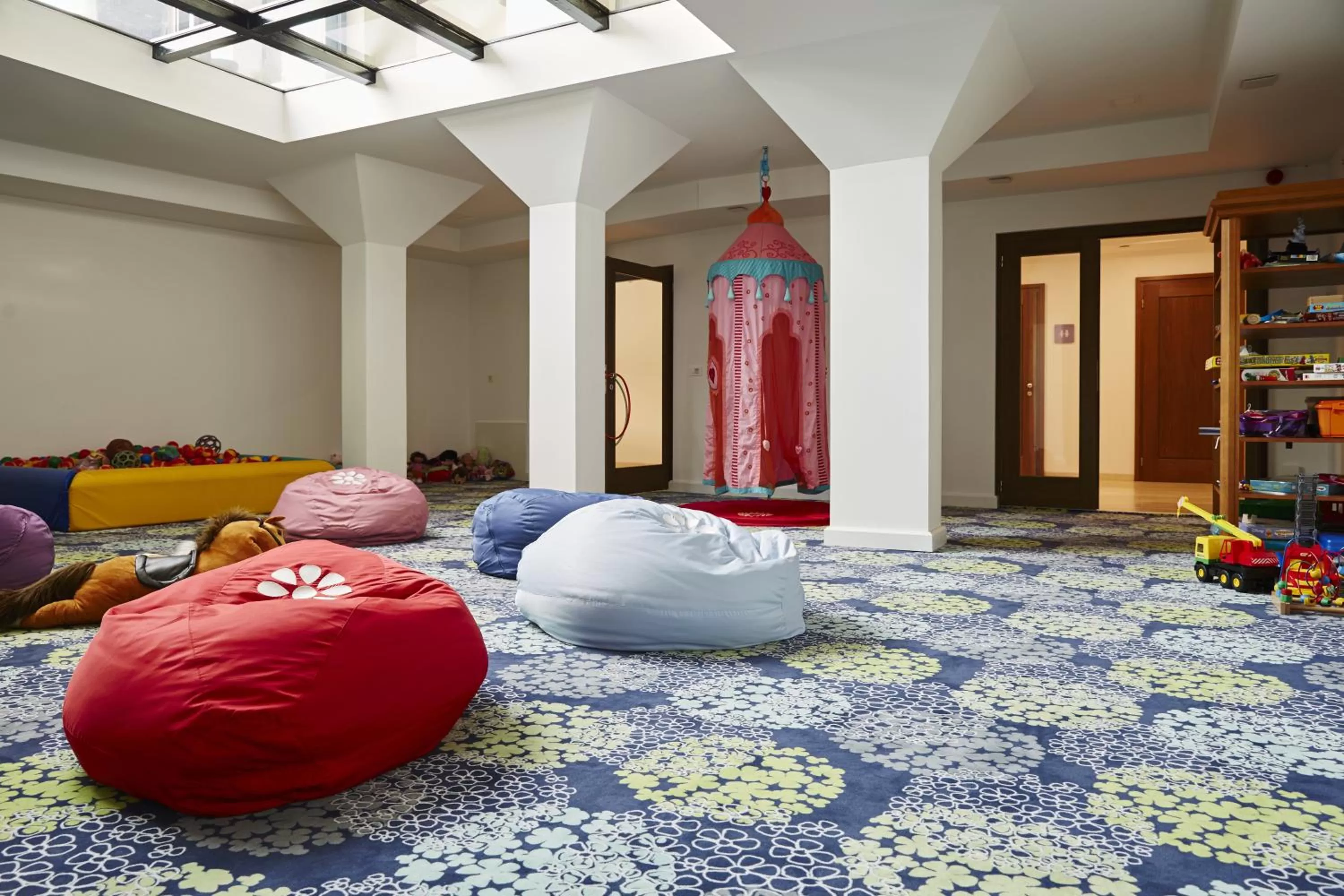 Communal lounge/ TV room, Bed in Botrytis Borhotel