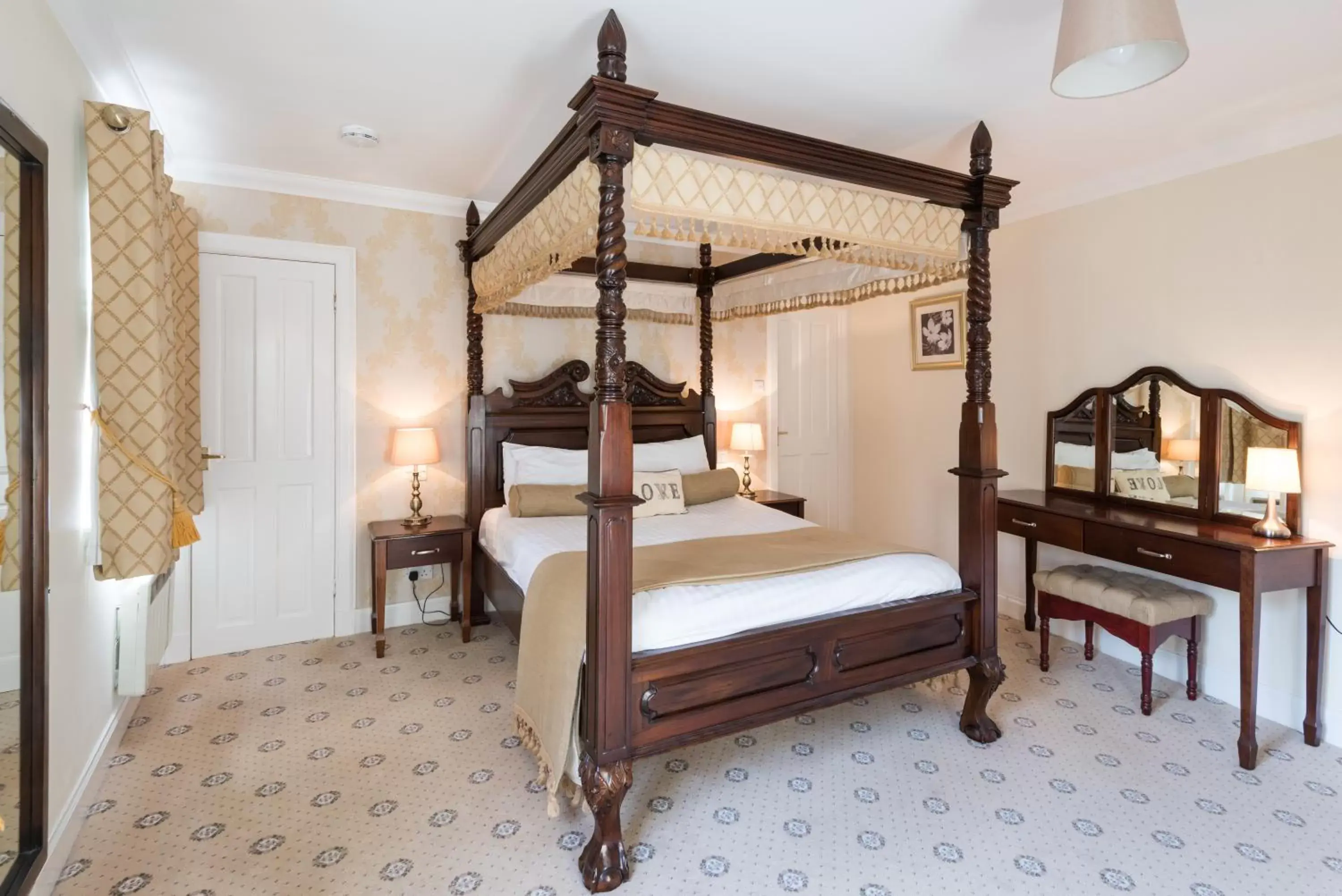 Bed in The Atholl Palace