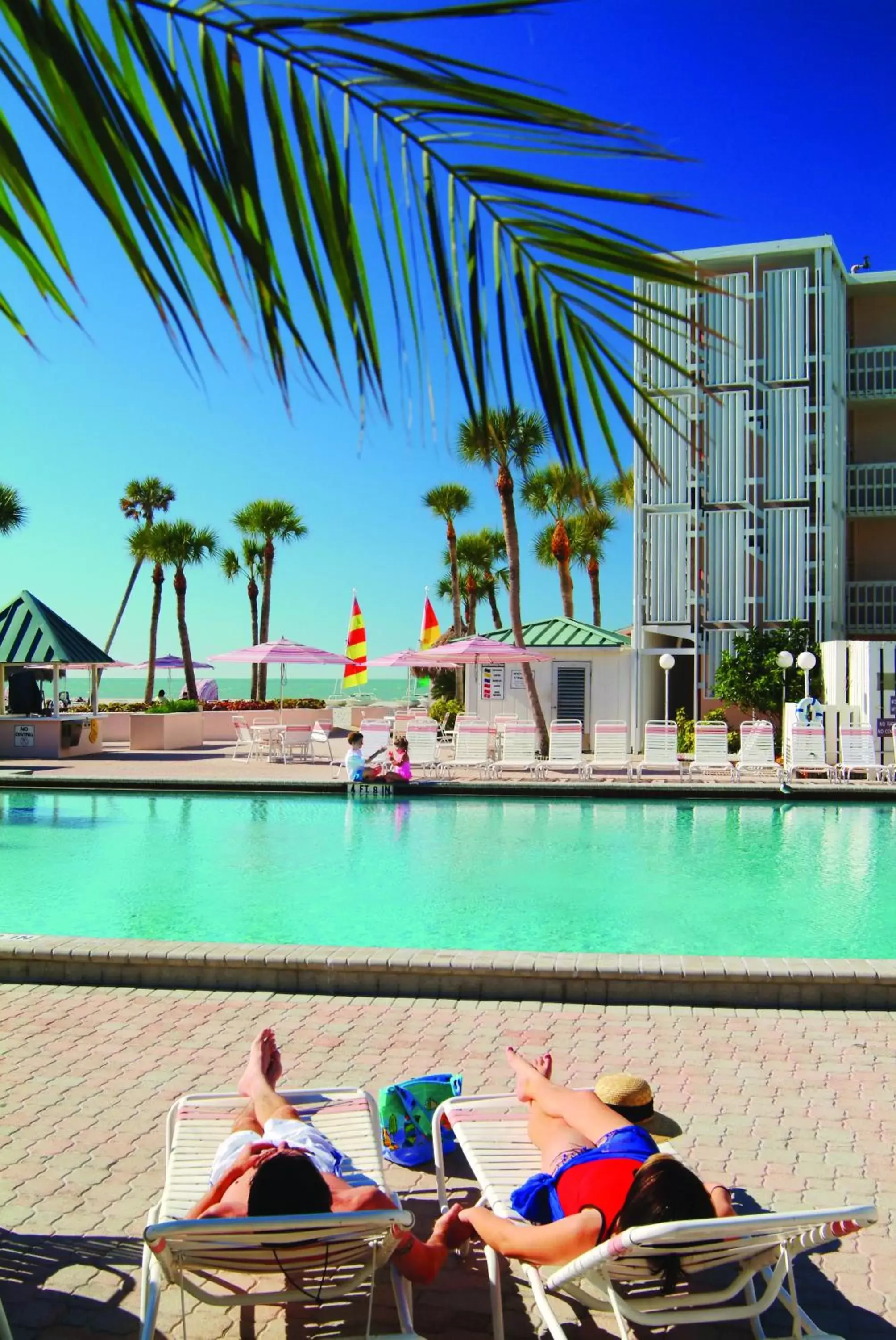 Facade/entrance, Swimming Pool in Sandcastle Resort at Lido Beach