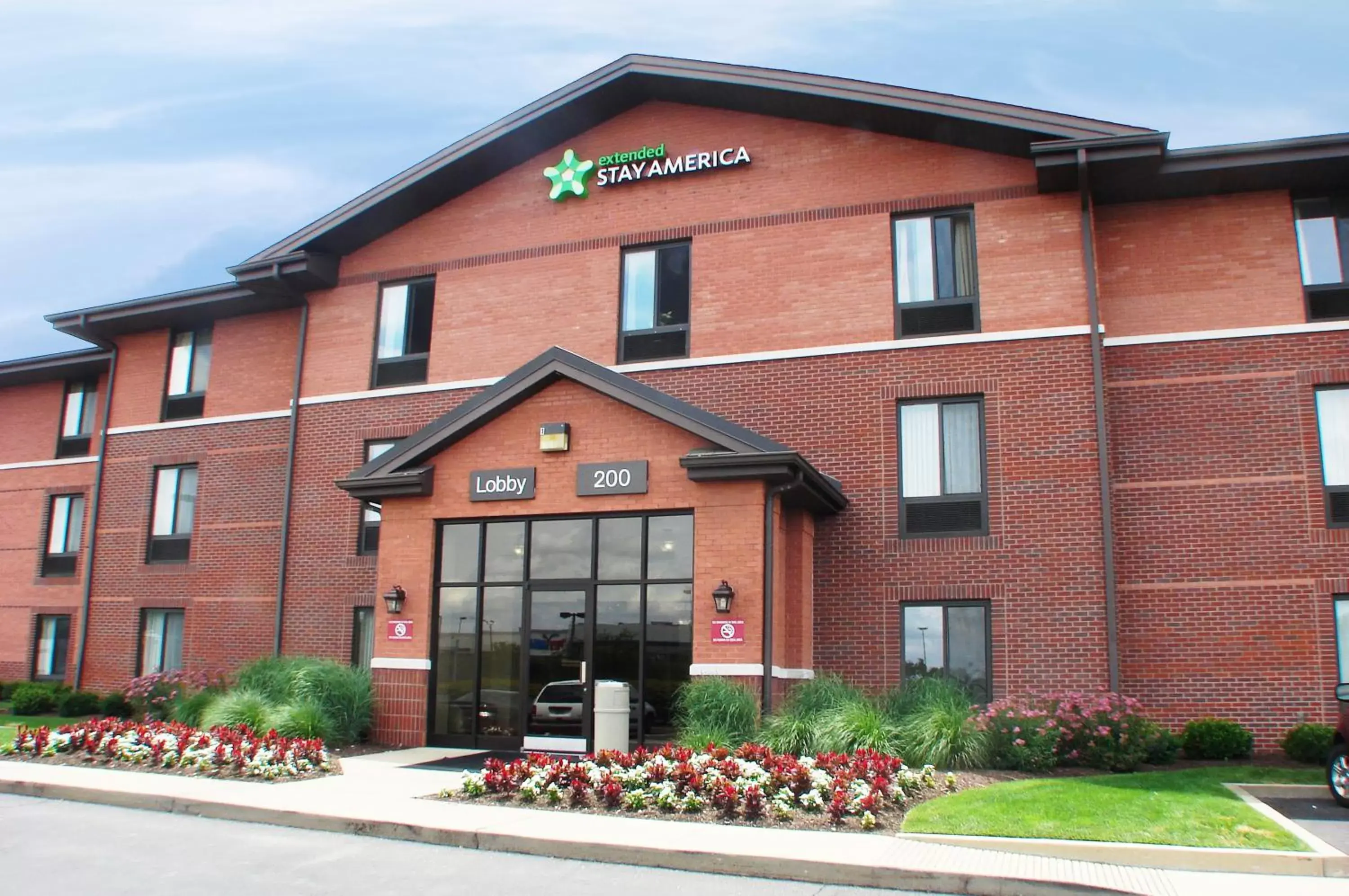 Property building in Extended Stay America Suites - Pittsburgh - Airport