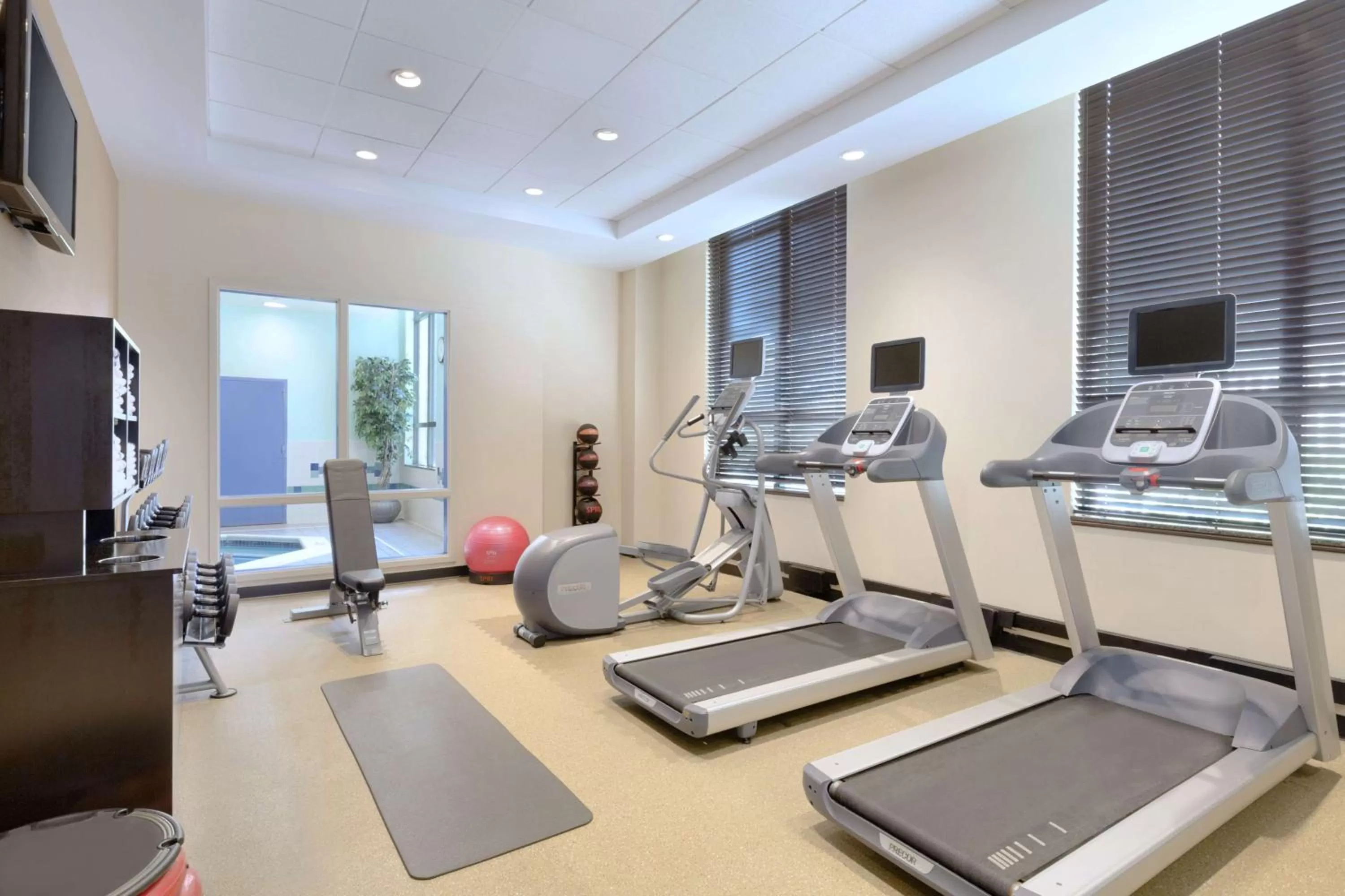 Fitness centre/facilities in Hilton Garden Inn Worcester