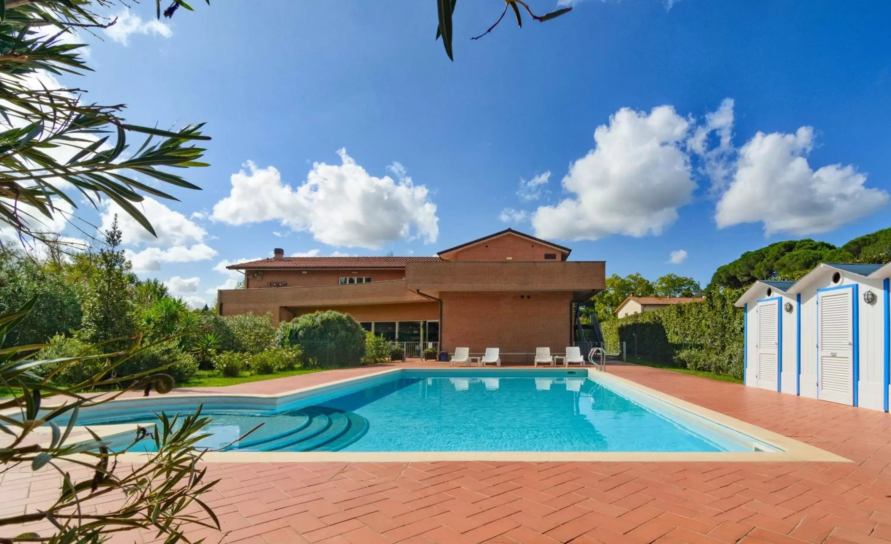 Swimming Pool in Residence San Rossore