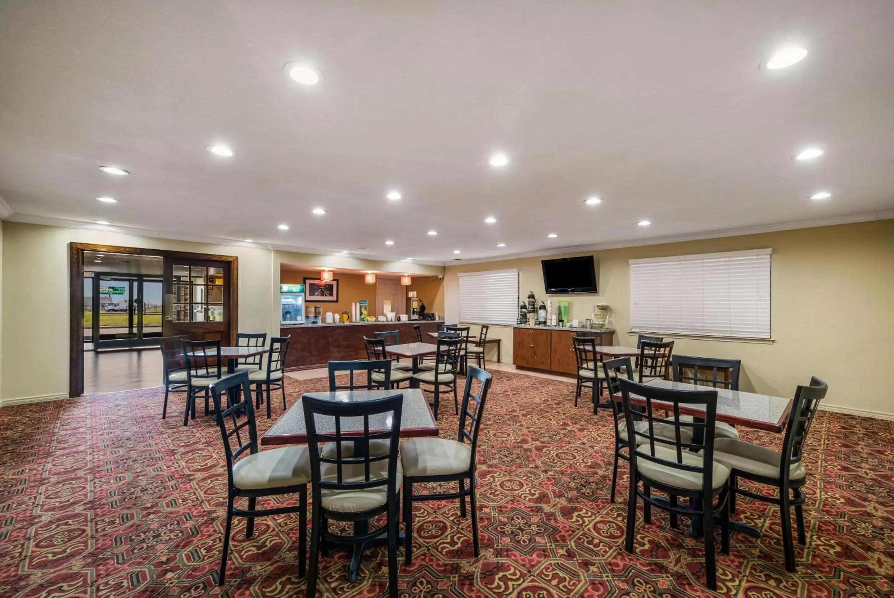 Breakfast, Restaurant/Places to Eat in Quality Inn & Suites - Garland
